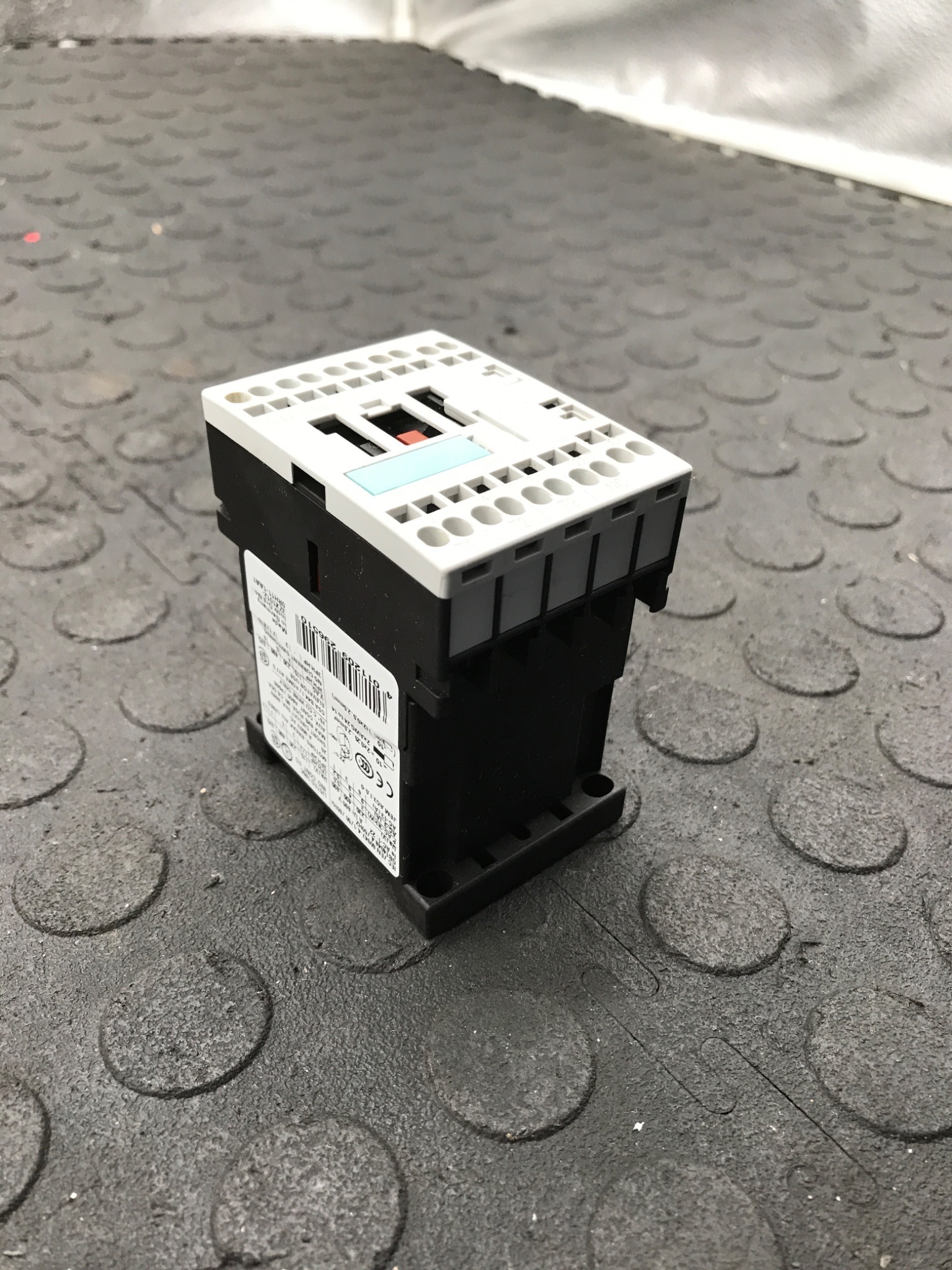 SIEMENS 3RT1016‑2BB42 SIRIUS Contactor 24VDC USED 1