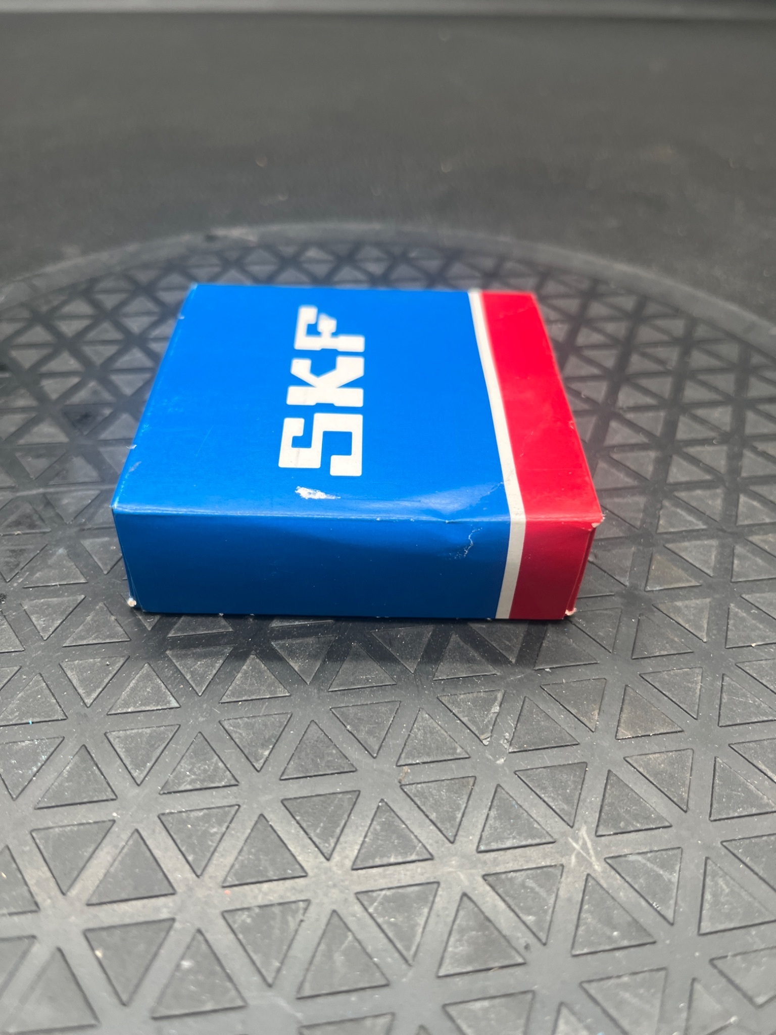 SKF 6207 Deep Groove Ball Bearing NEW 4