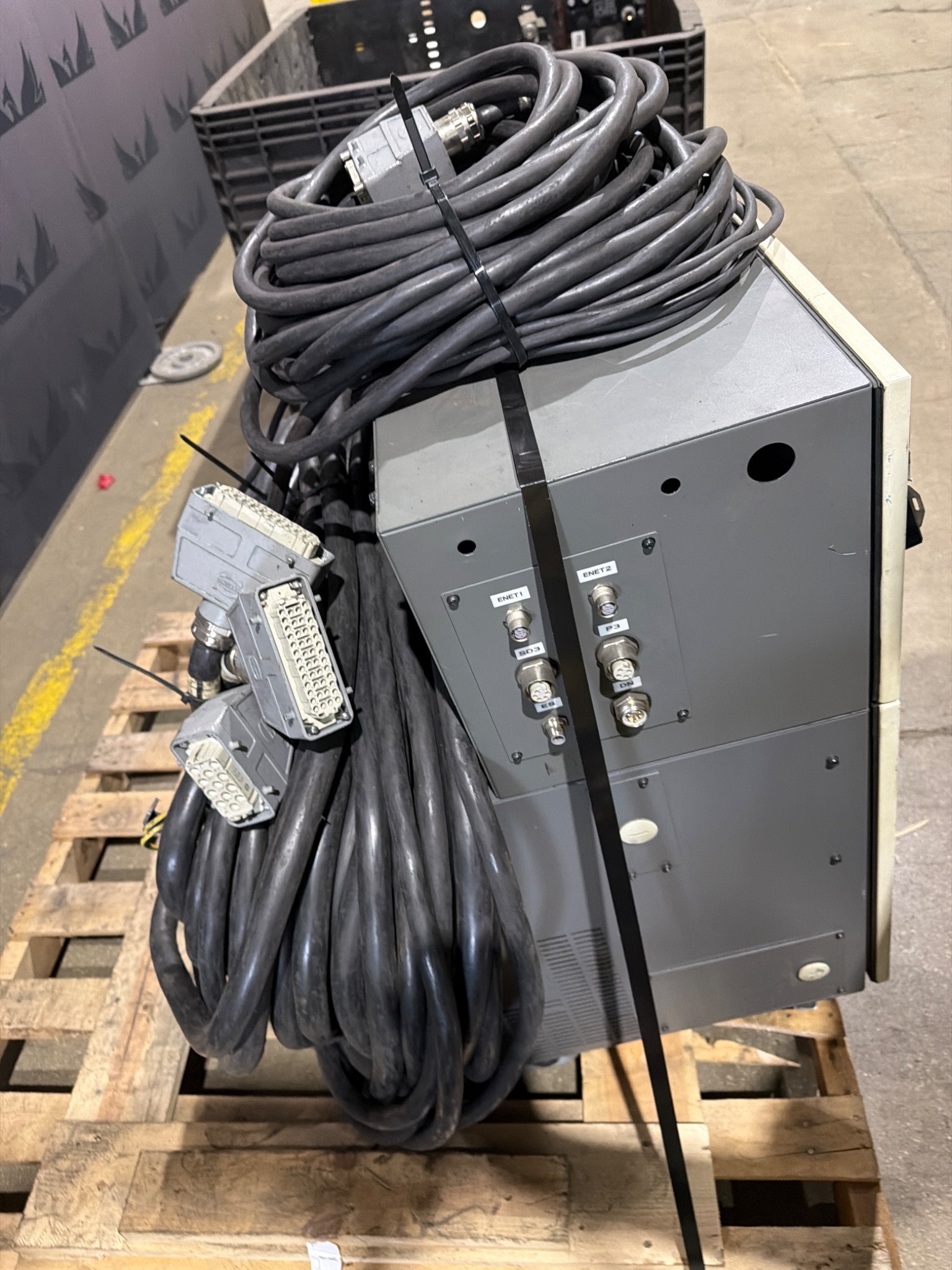 FANUC M‑900iA/260L Complete with R‑30iB Controller USED 5