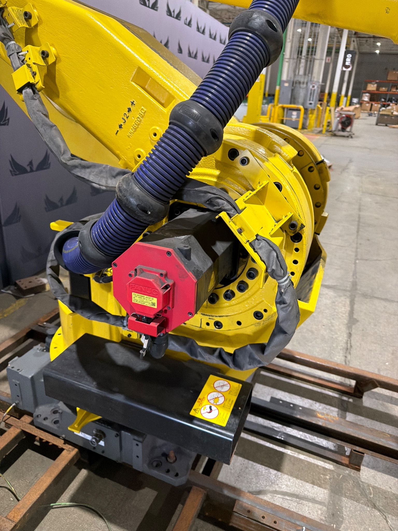FANUC M‑900iA/260L Complete with R‑30iB Controller USED 9