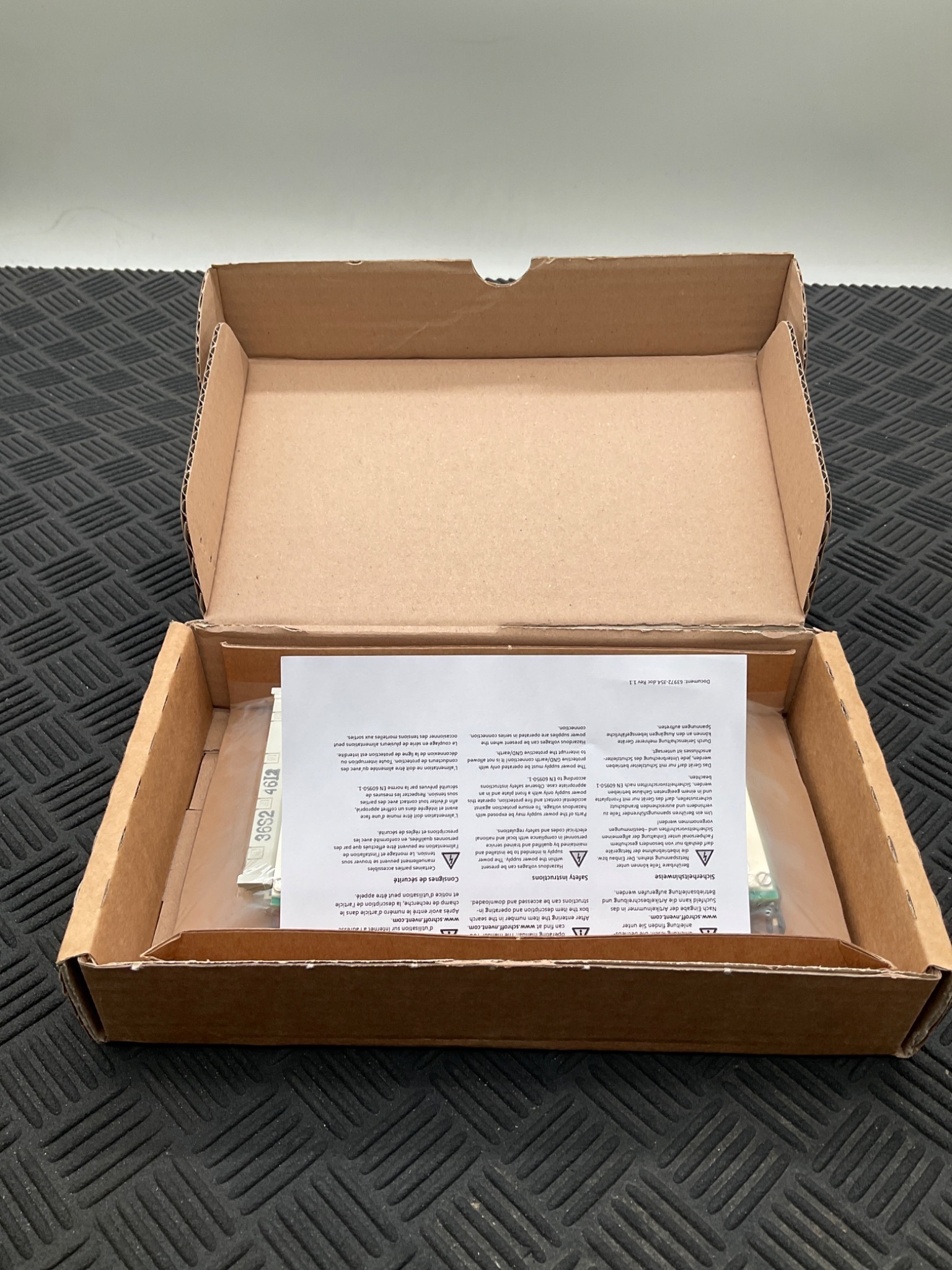 NVENT SCHROFF 13100103 MAX 112 19" Power Supply Unit NEW 3