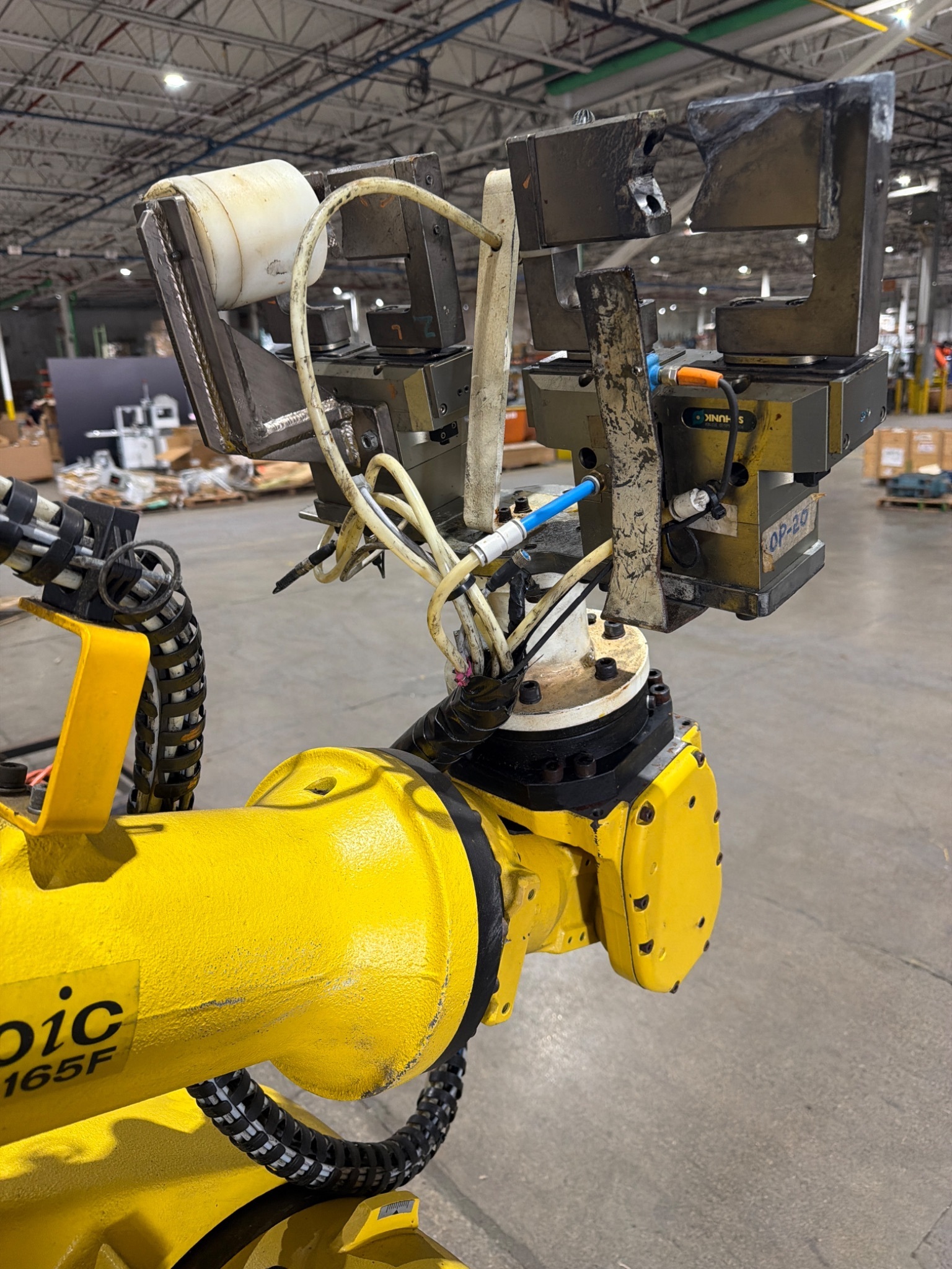 FANUC R‑2000iC/165F Complete with R‑30iB and WTC Weld Control USED 5