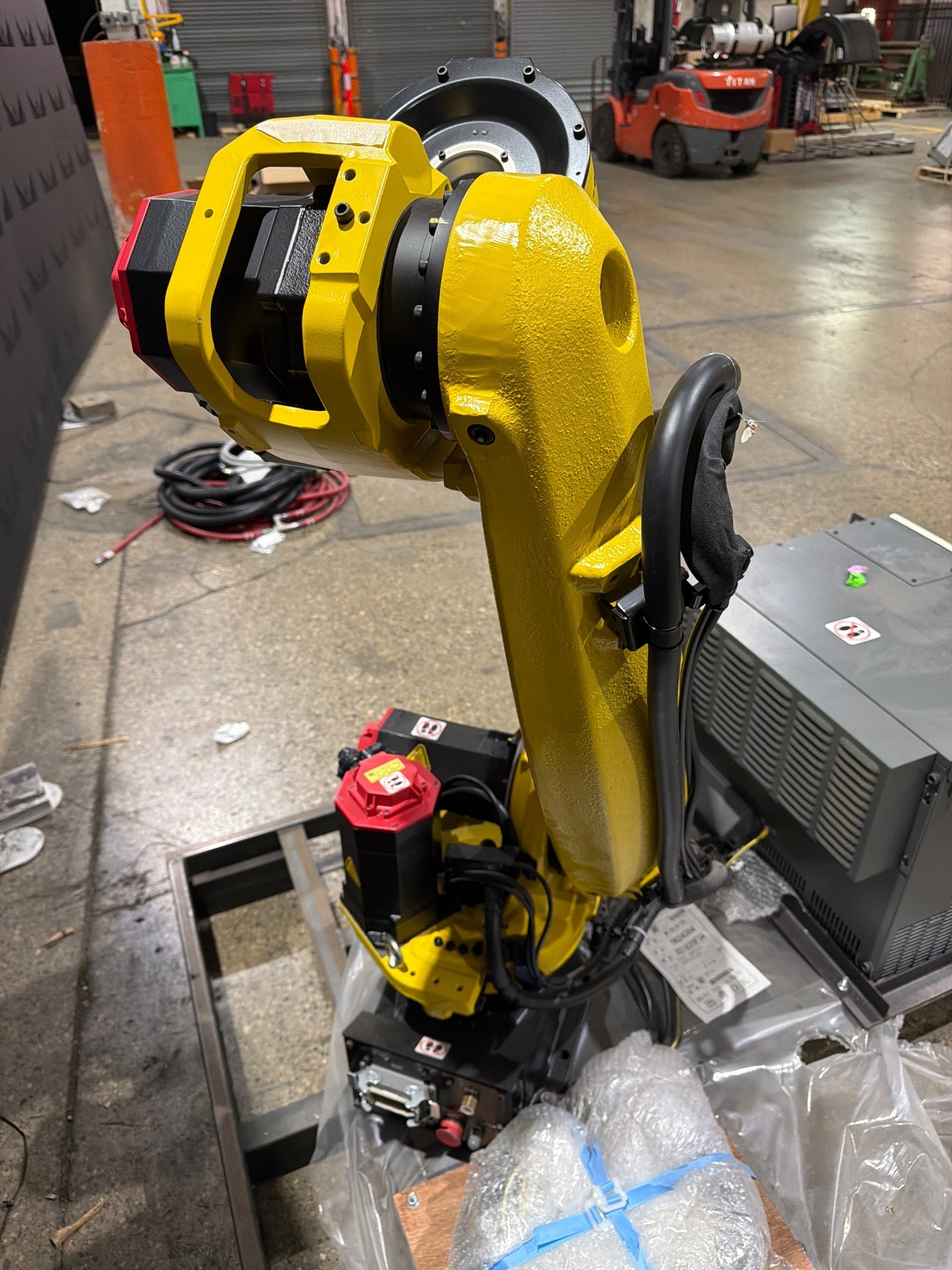 FANUC M-20iD/25 w/ R-30iB Plus Controls NEW Missing Teach Pendant 7