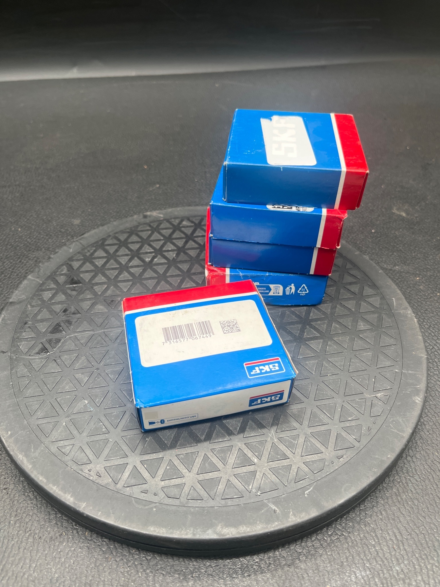 SKF 6207 Deep Groove Ball Bearing NEW 6