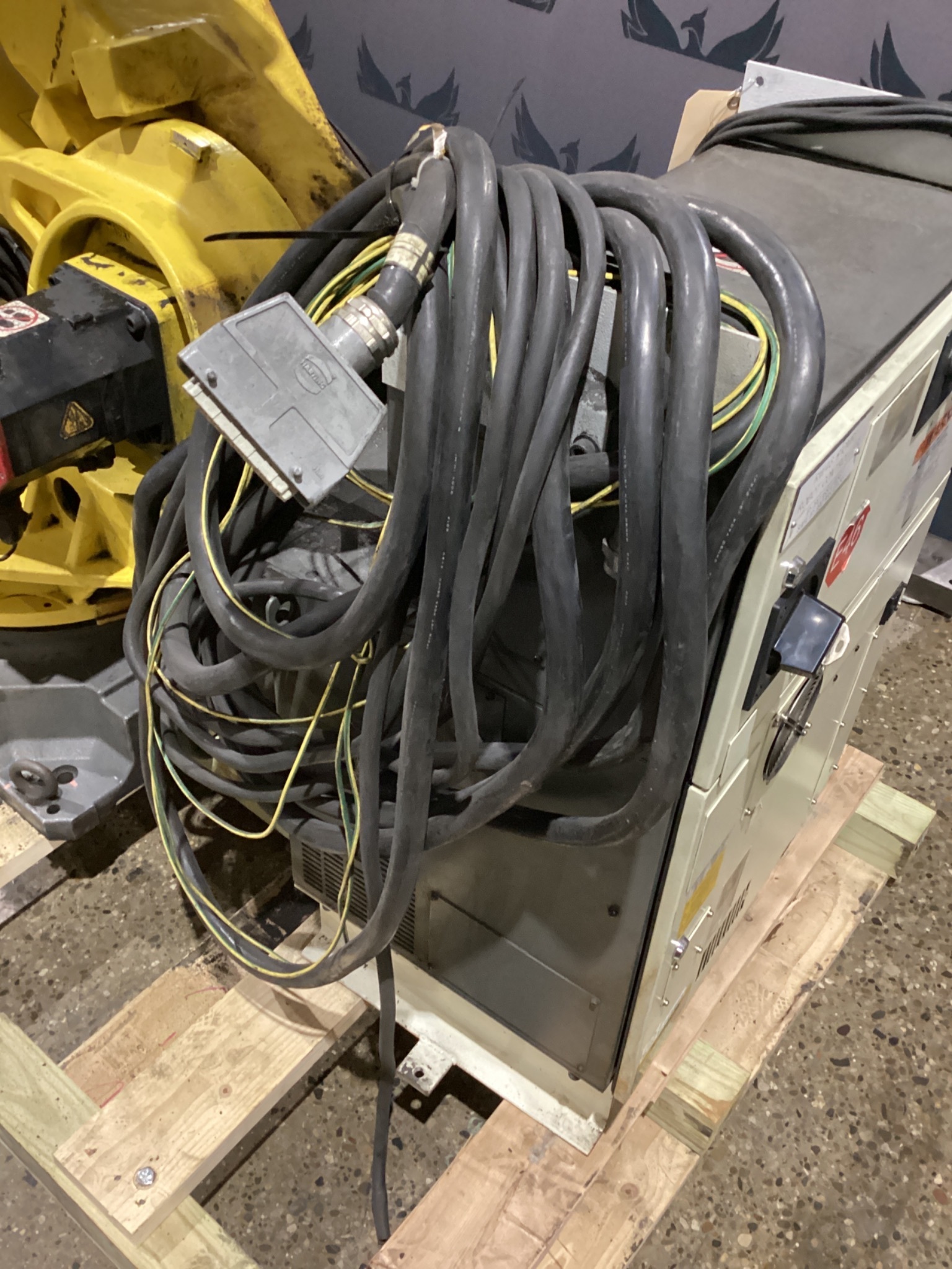 FANUC R-2000iB/210F w/ R-30iB Controls USED - Missing Teach Pendant 5