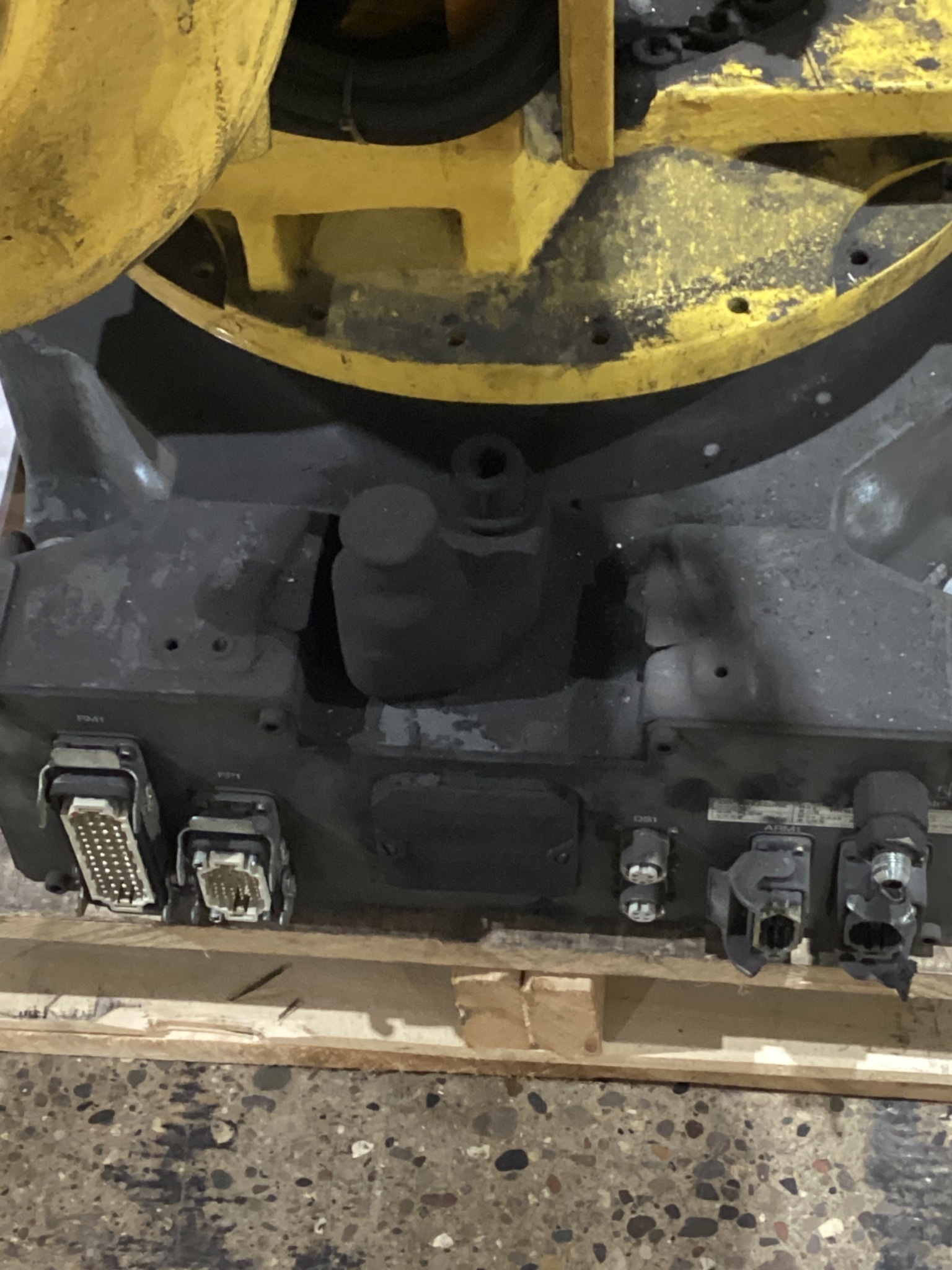 FANUC R-2000iB/210F w/ R-30iB Controls USED - Missing Teach Pendant 2