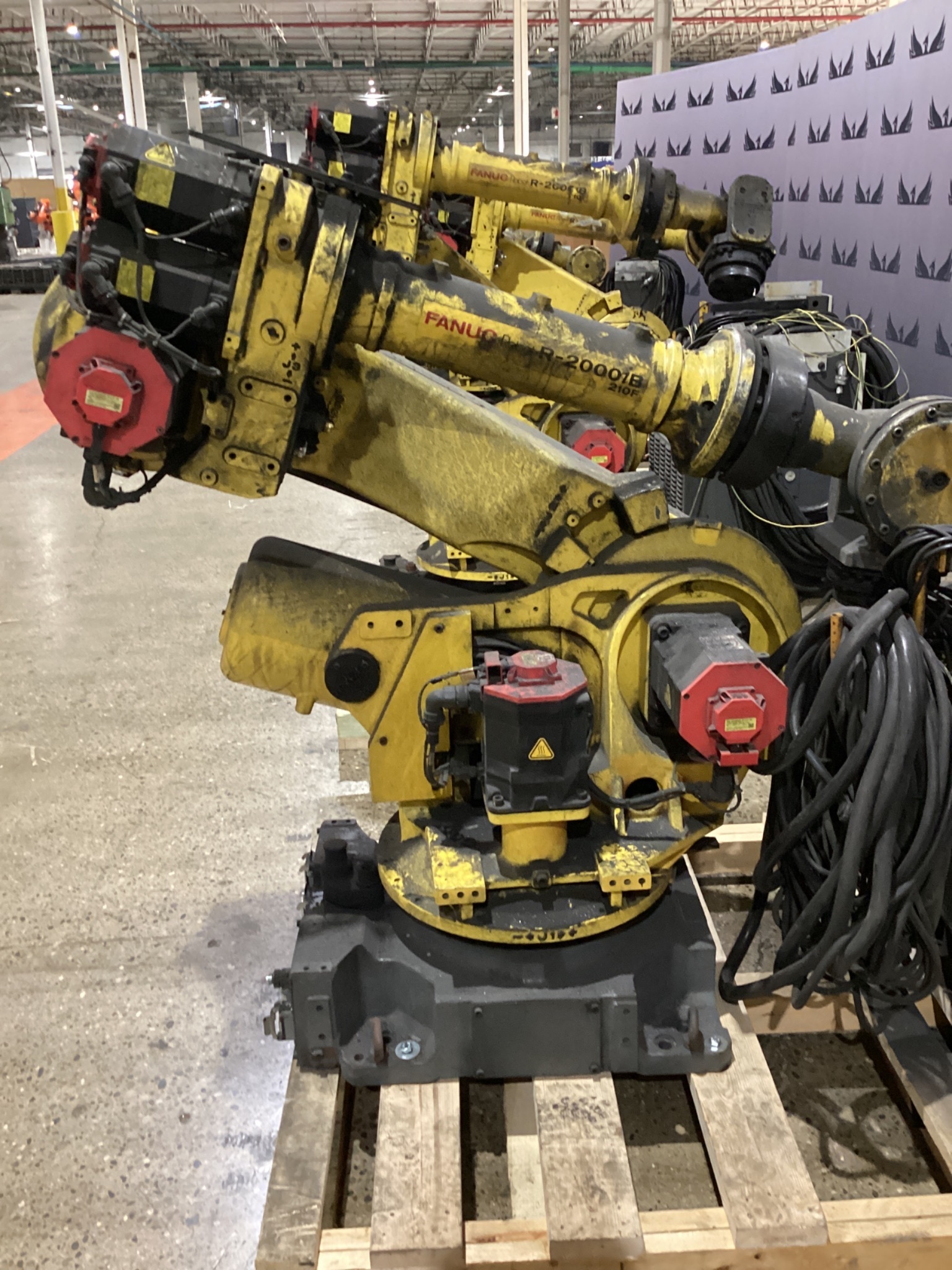 FANUC R-2000iB/210F w/ R-30iB Controls USED - Missing Teach Pendant 3