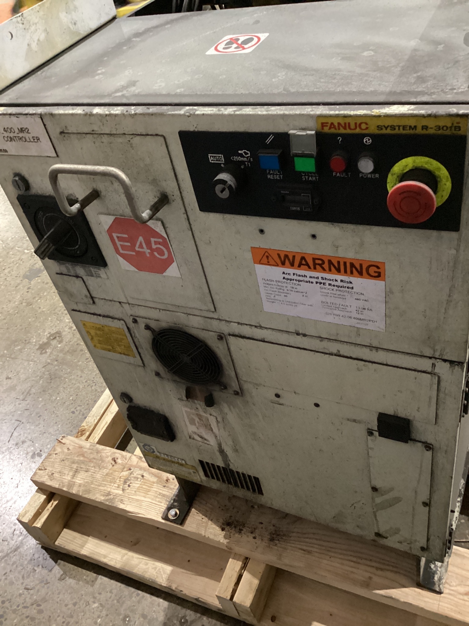 FANUC R-2000iB/210F w/ R-30iB Controls USED - Missing Teach Pendant 5
