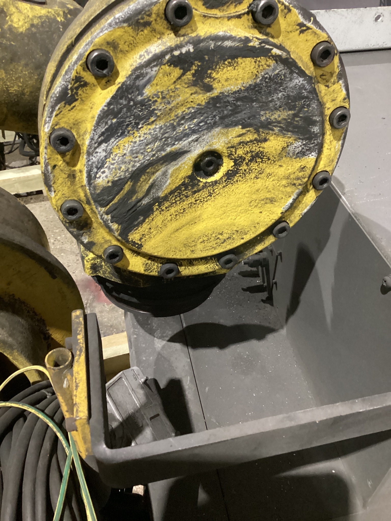 FANUC R-2000iB/210F w/ R-30iB Controls USED - Missing Teach Pendant 4