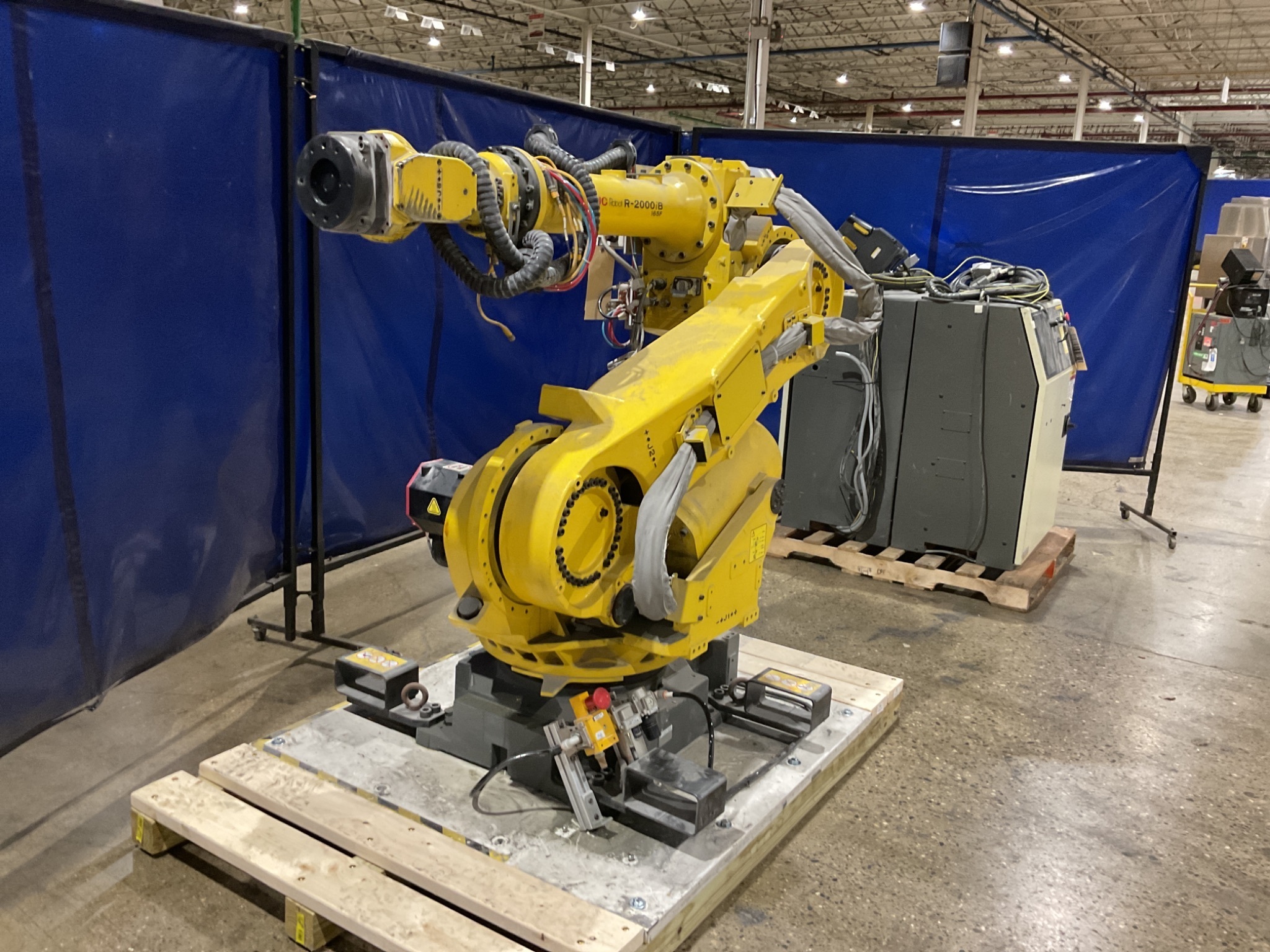 FANUC R-2000IB/165F Complete w/ R30IA CONTROLLER - USED 1