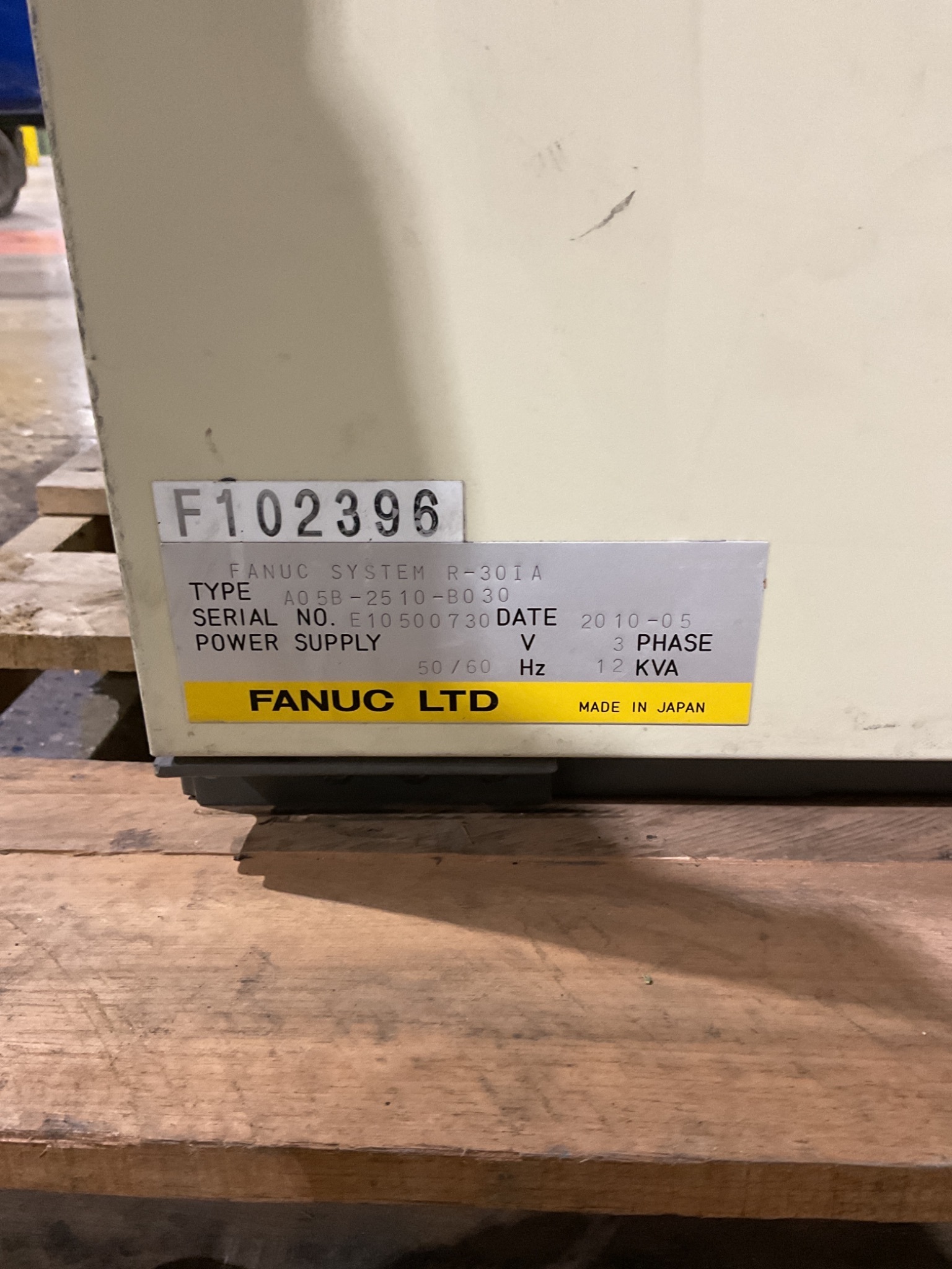 FANUC R-2000IB/165F Complete w/ R30IA CONTROLLER - USED 5