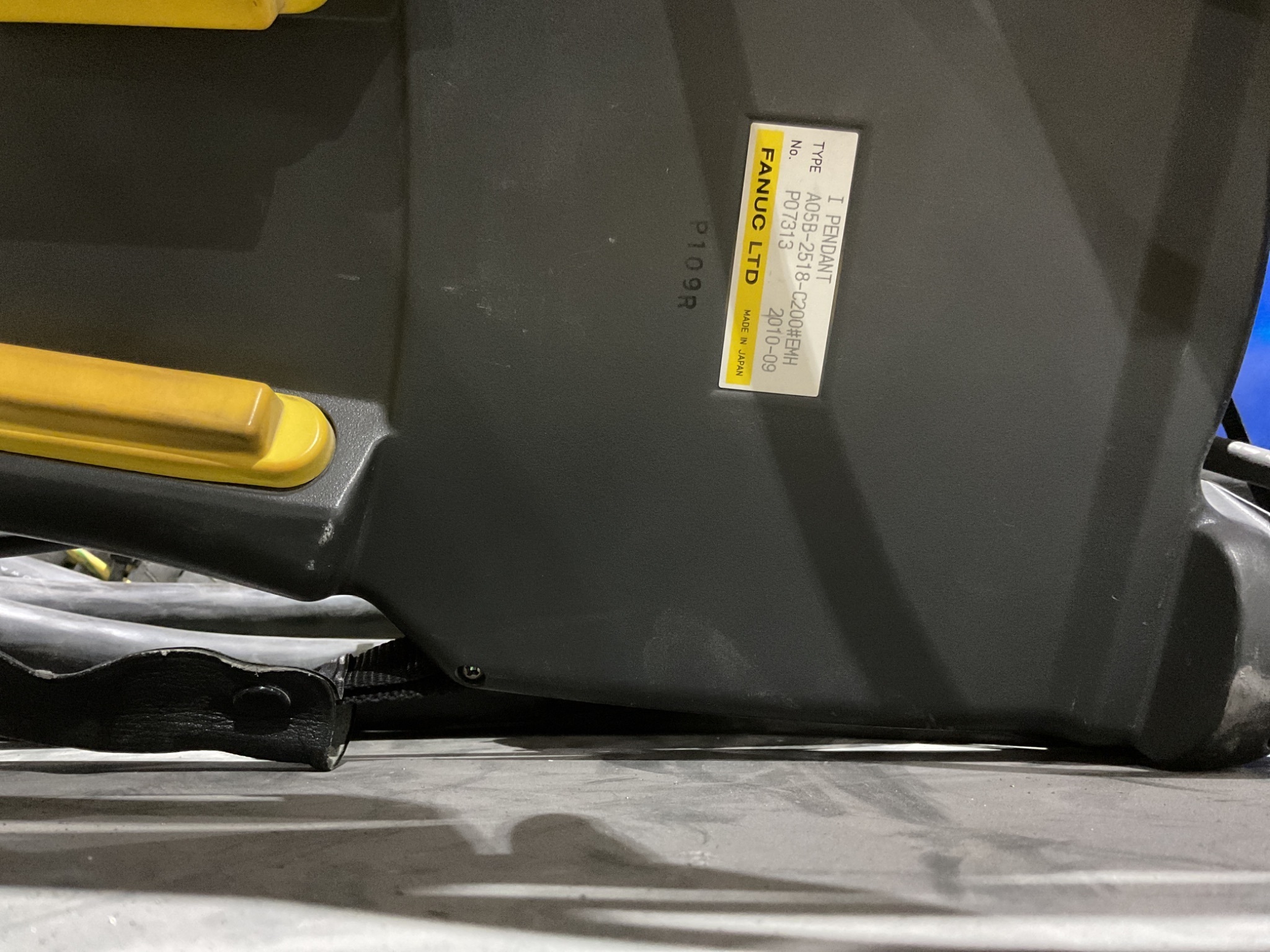 FANUC R-2000IB/165F Complete w/ R30IA CONTROLLER - USED 6