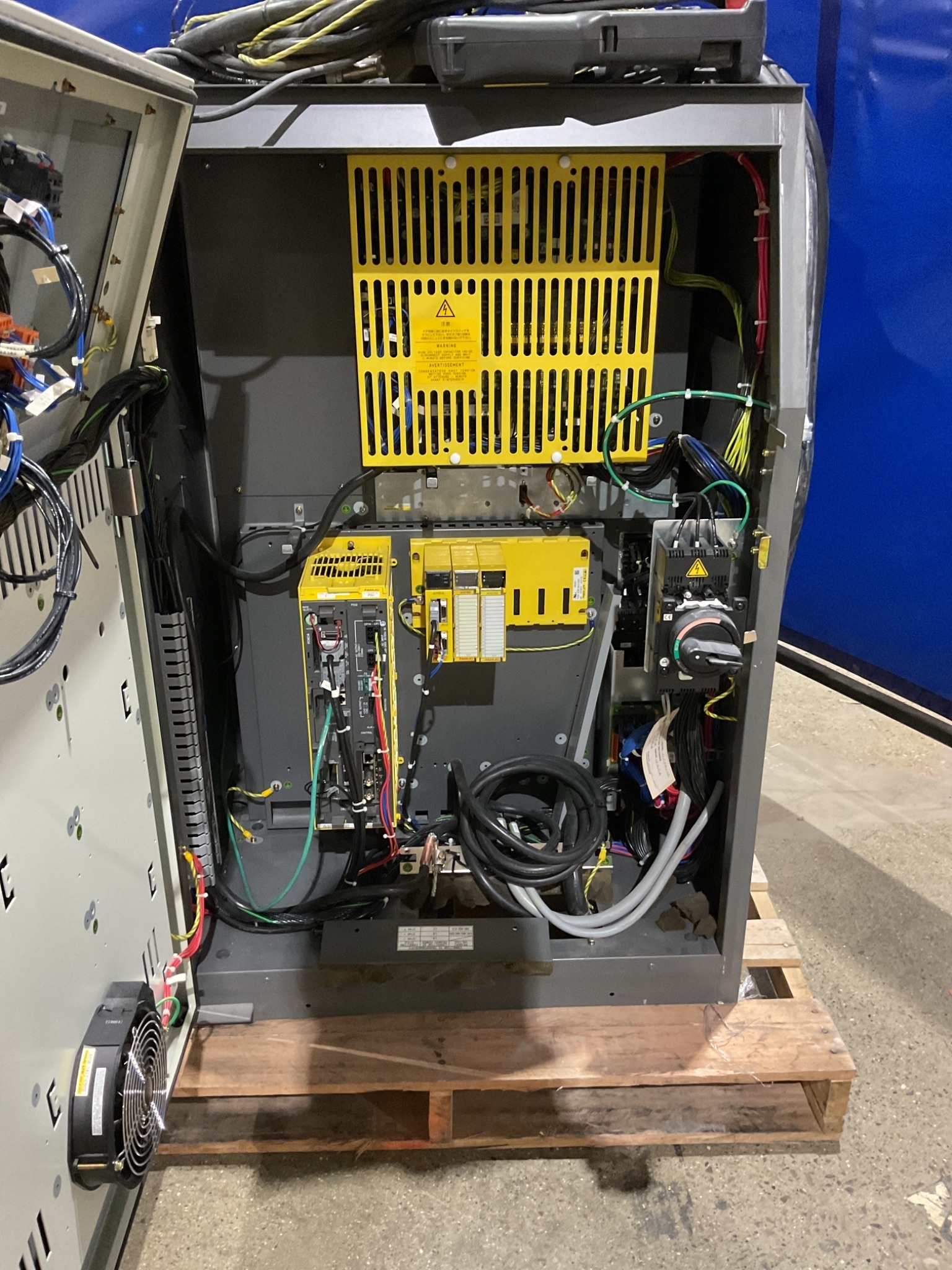FANUC R-2000IB/165F Complete w/ R30IA CONTROLLER - USED 8