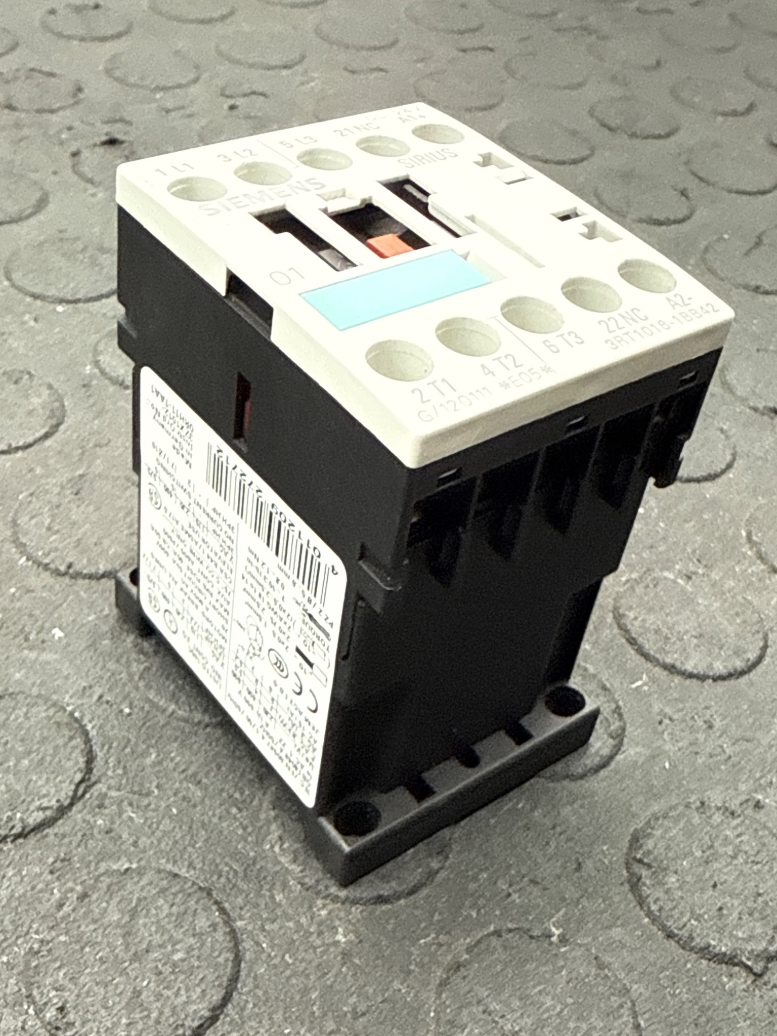 SIEMENS 3RT1016‑1BB42 SIRIUS Contactor 24VDC USED 1