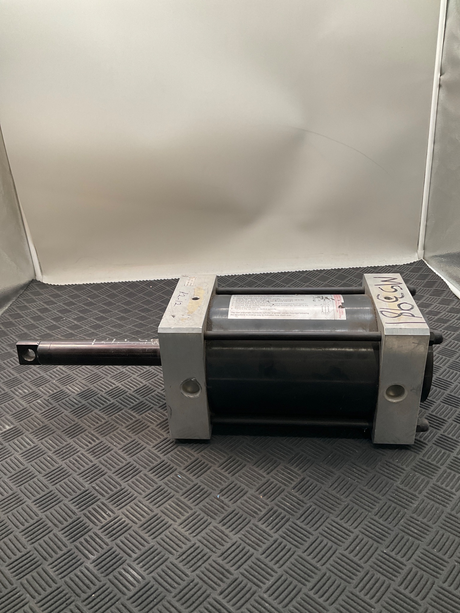 AAC SPR-160 Pneumatic-Hydraulic Cylinder USED 2