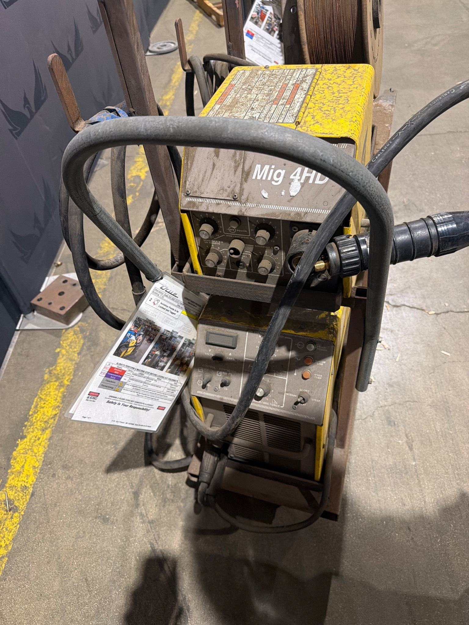 ESAB SVI 300i CVCC Welding Power Source with Mig 4HD Wire Feeder USED 1