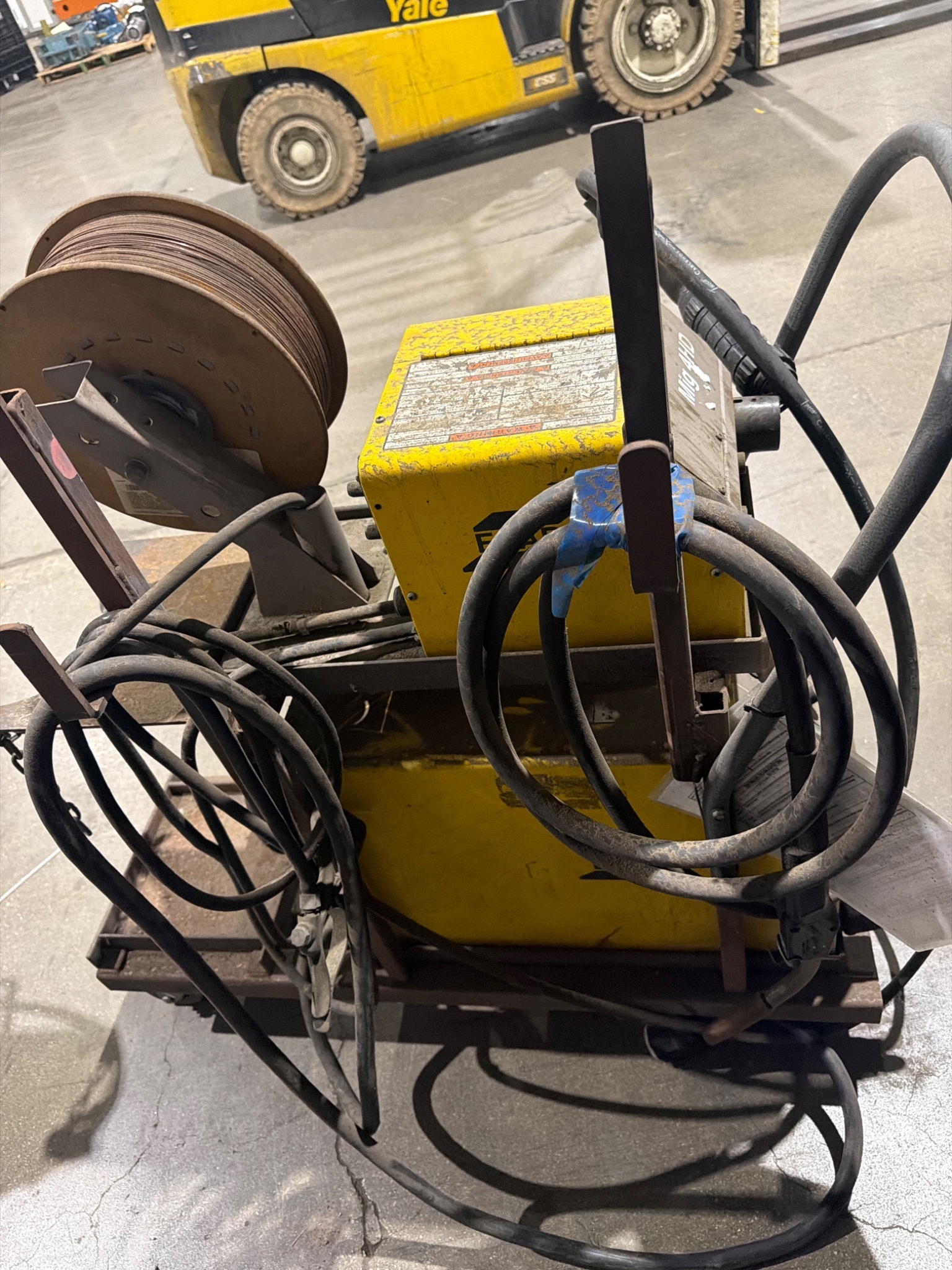 ESAB SVI 300i CVCC Welding Power Source with Mig 4HD Wire Feeder USED 3