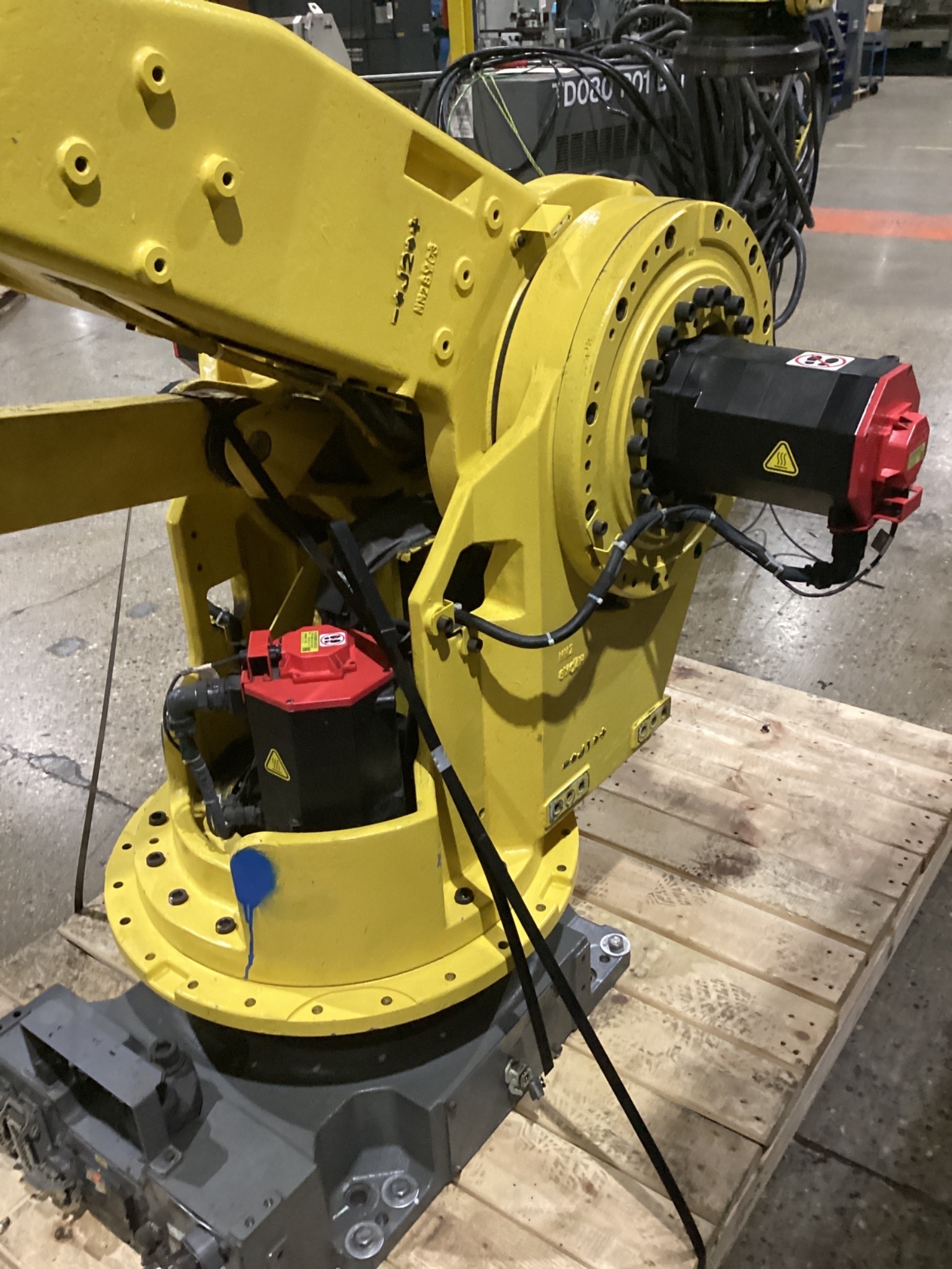 FANUC M-900iA/260L Complete w/ R-30iA Controller and WTC Weld Controls USED 11