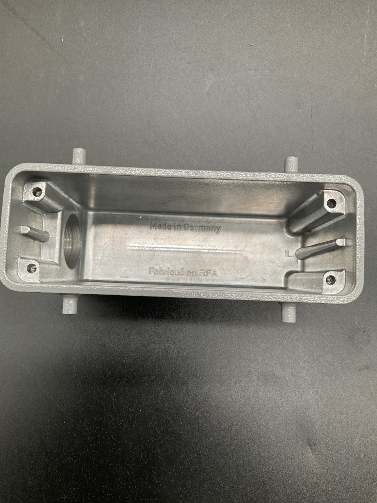 HARTING Han 24B‑gs‑21 Connector Hood NEW 2