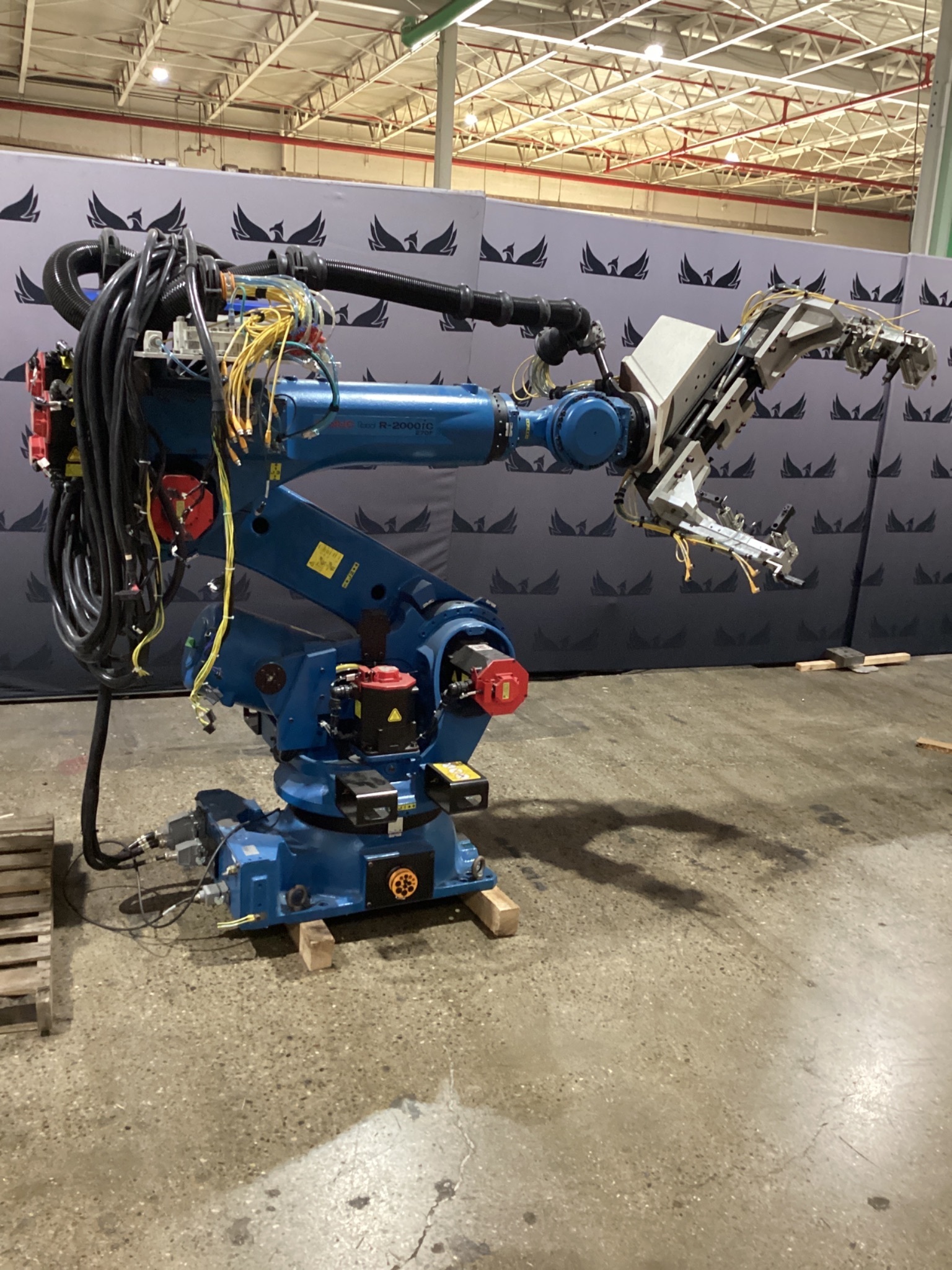 FANUC R‑2000iC/270F Robot w/ R‑30iB PLUS Controls & Spot Welding EOAT USED 1