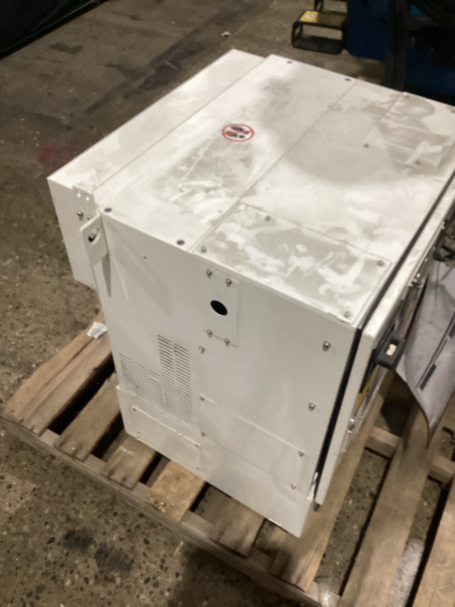 FANUC R‑2000iC/270F Robot w/ R‑30iB PLUS Controls & Spot Welding EOAT USED 13