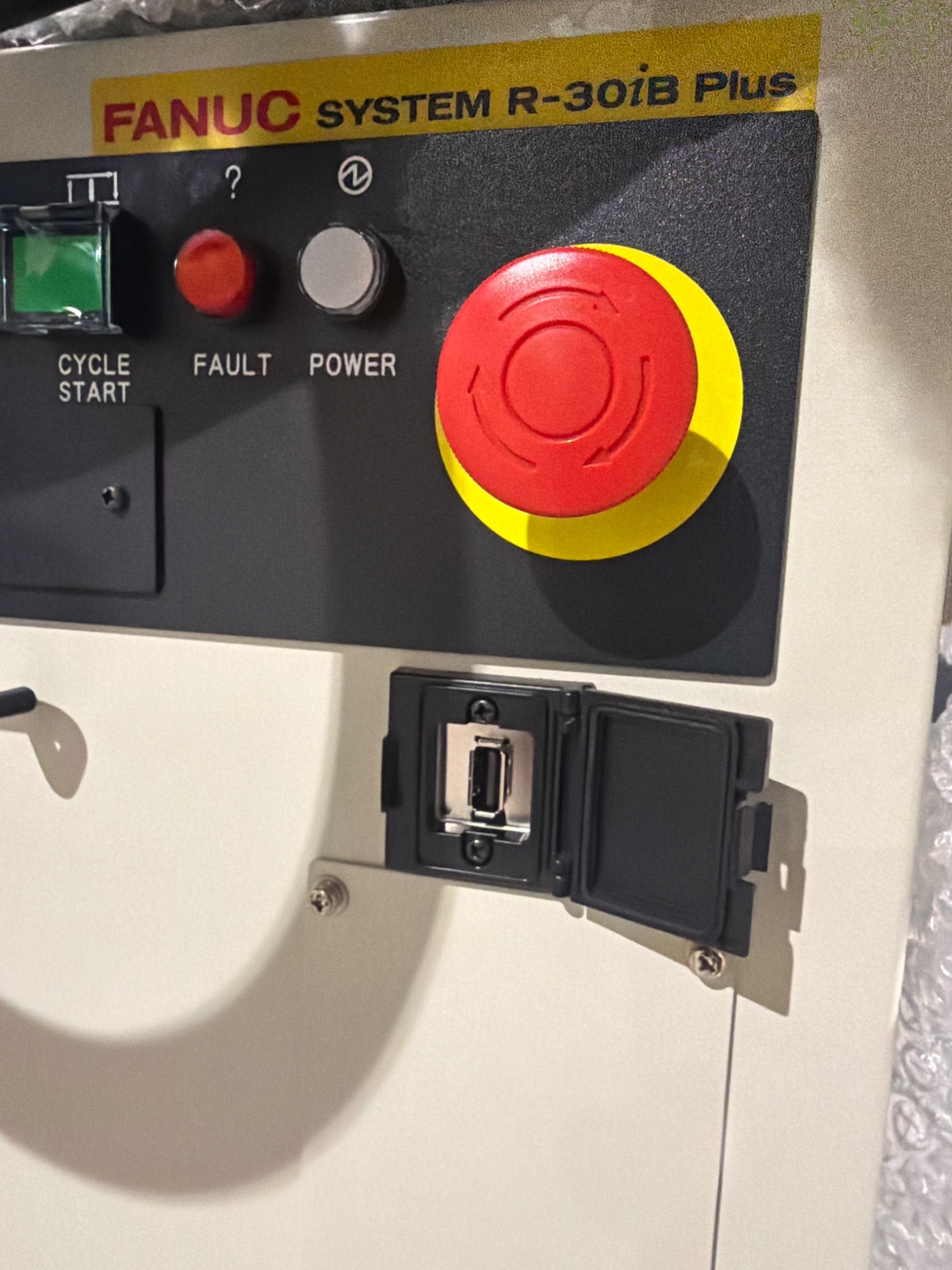 FANUC R‑2000iC/125L Robot Complete with R‑30iB Plus Controller USED 3