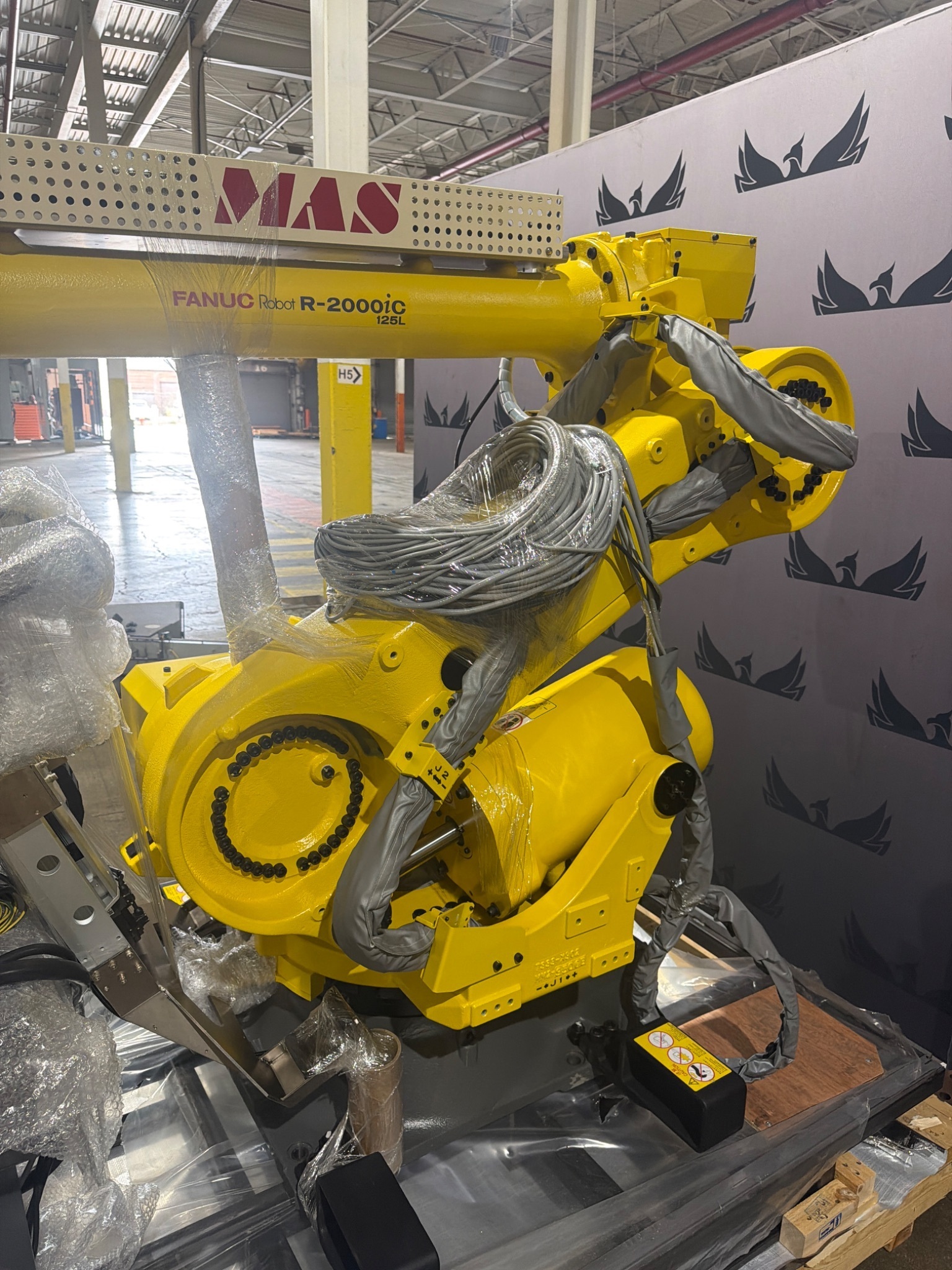 FANUC R‑2000iC/125L Robot Complete with R‑30iB Plus Controller USED 10