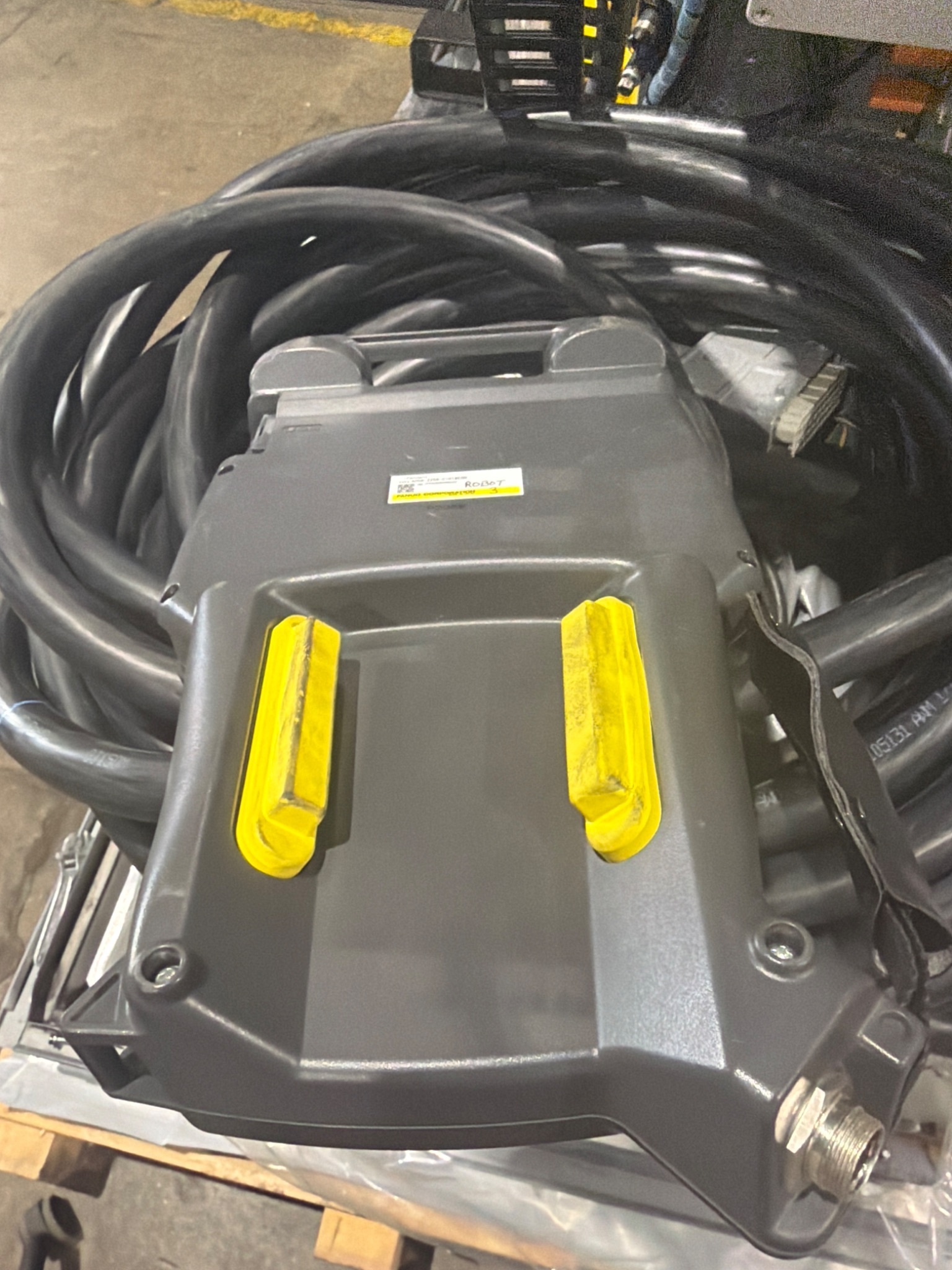 FANUC R‑2000iC/125L Robot Complete with R‑30iB Plus Controller USED 13