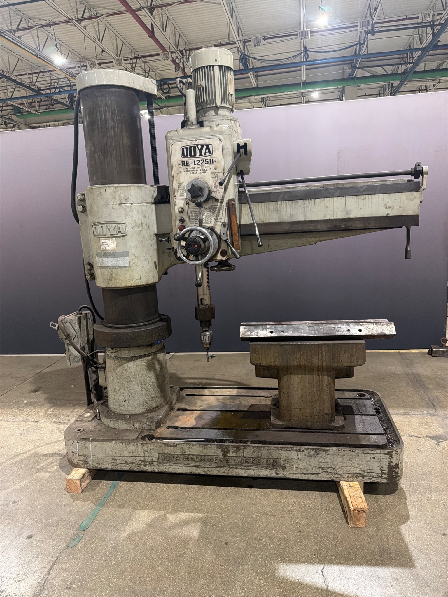 4′ × 13″ OOYA RE‑1225H Radial Arm Drill with Box Table USED 0