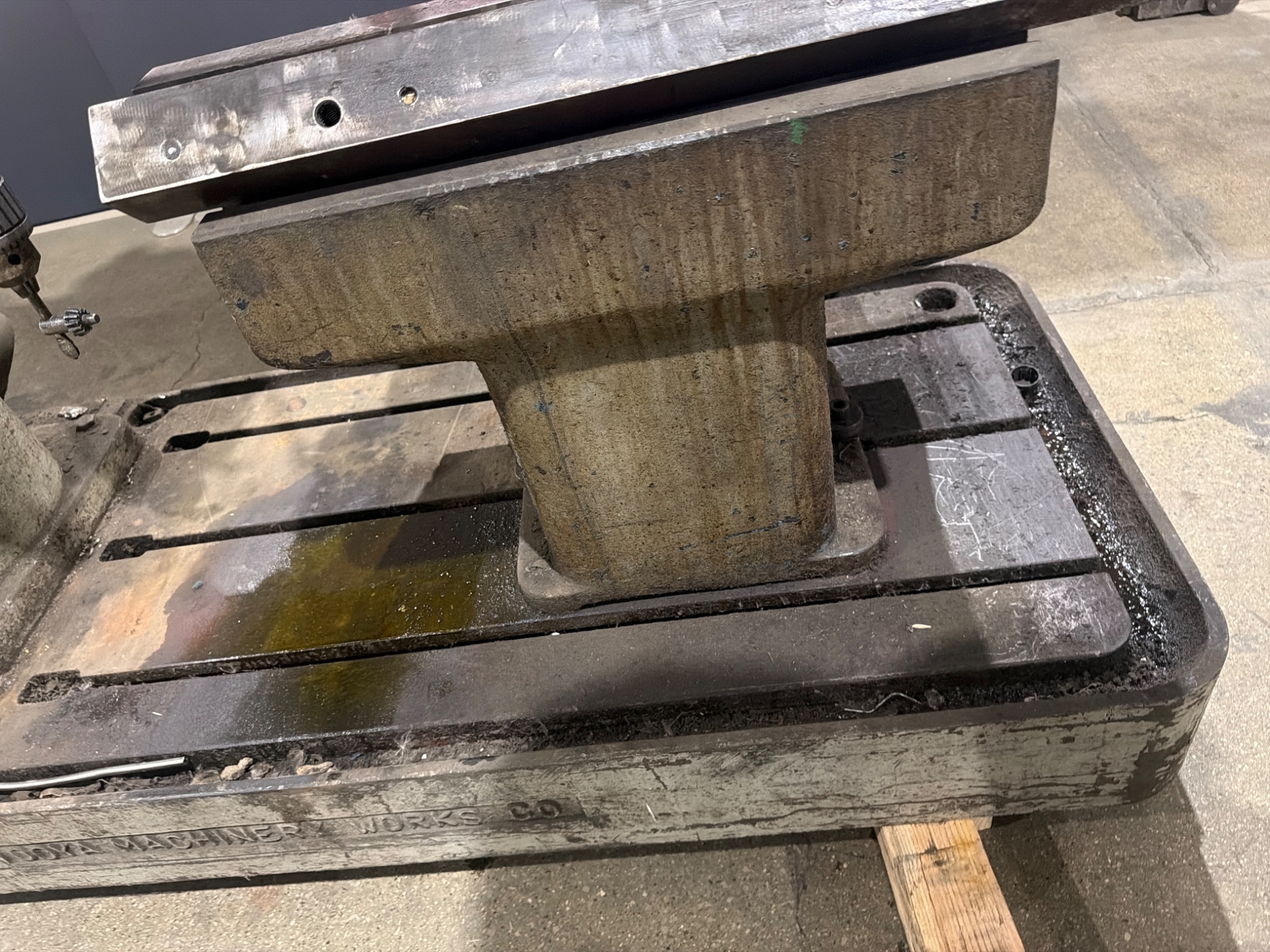 4′ × 13″ OOYA RE‑1225H Radial Arm Drill with Box Table USED 7