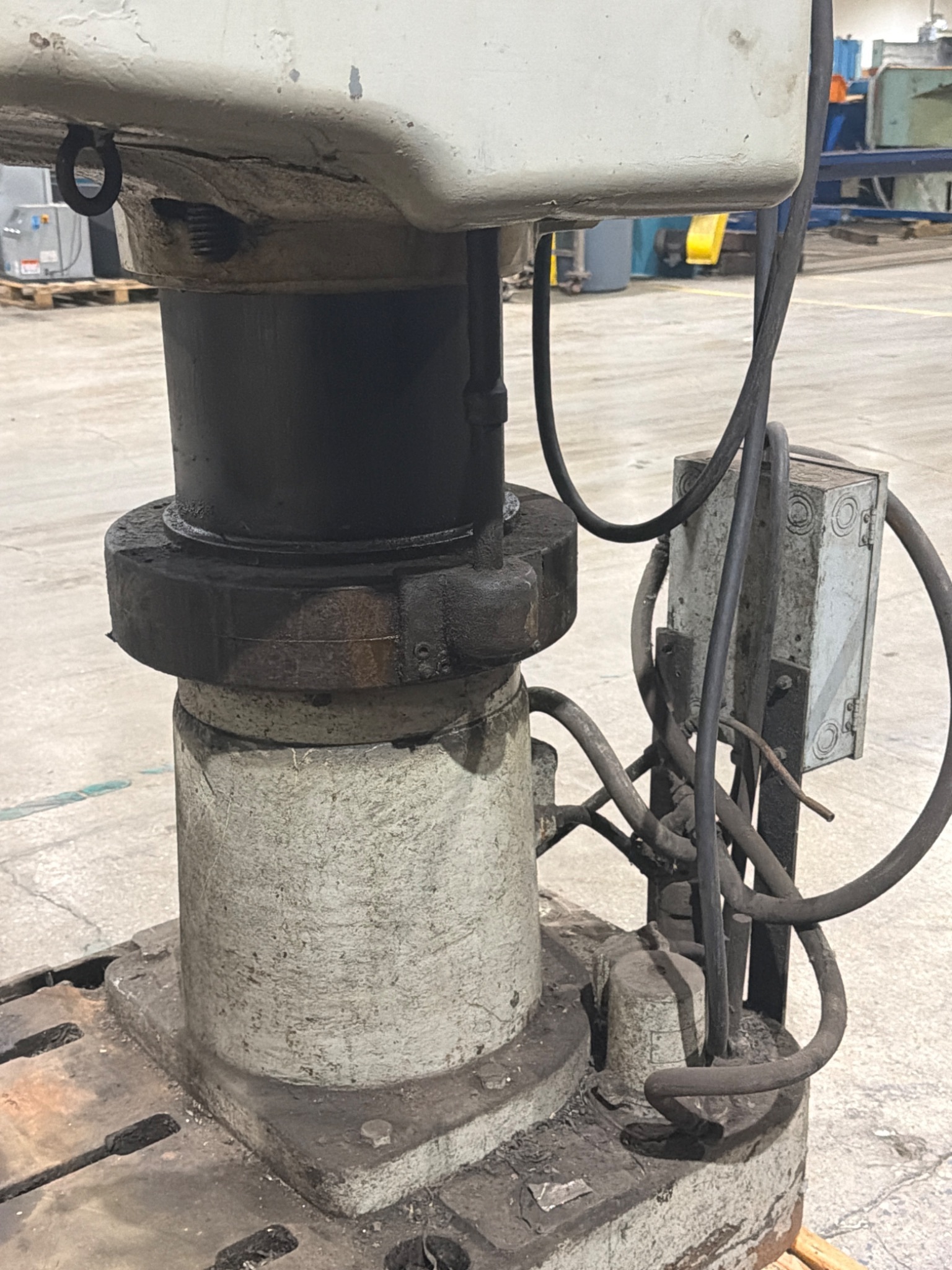 4′ × 13″ OOYA RE‑1225H Radial Arm Drill with Box Table USED 9