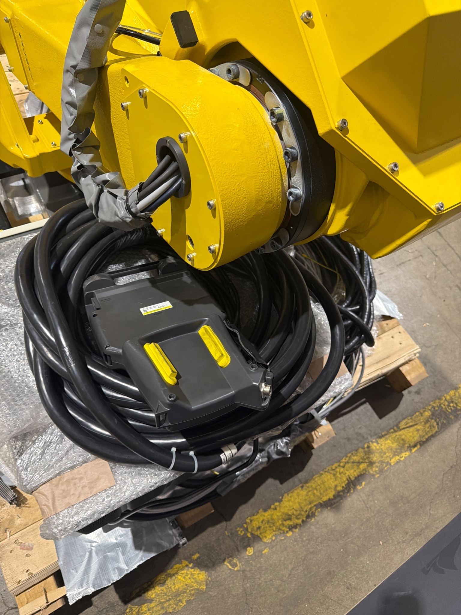 FANUC M‑710iC/70 Complete with R‑30iB Plus Controller USED 7