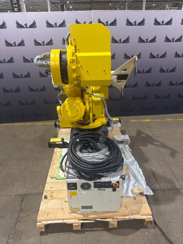 Used Fanuc R2000 Used 2019 FANUC R-2000iC/165F + R-30iB PLUS Robots IGAM3760005