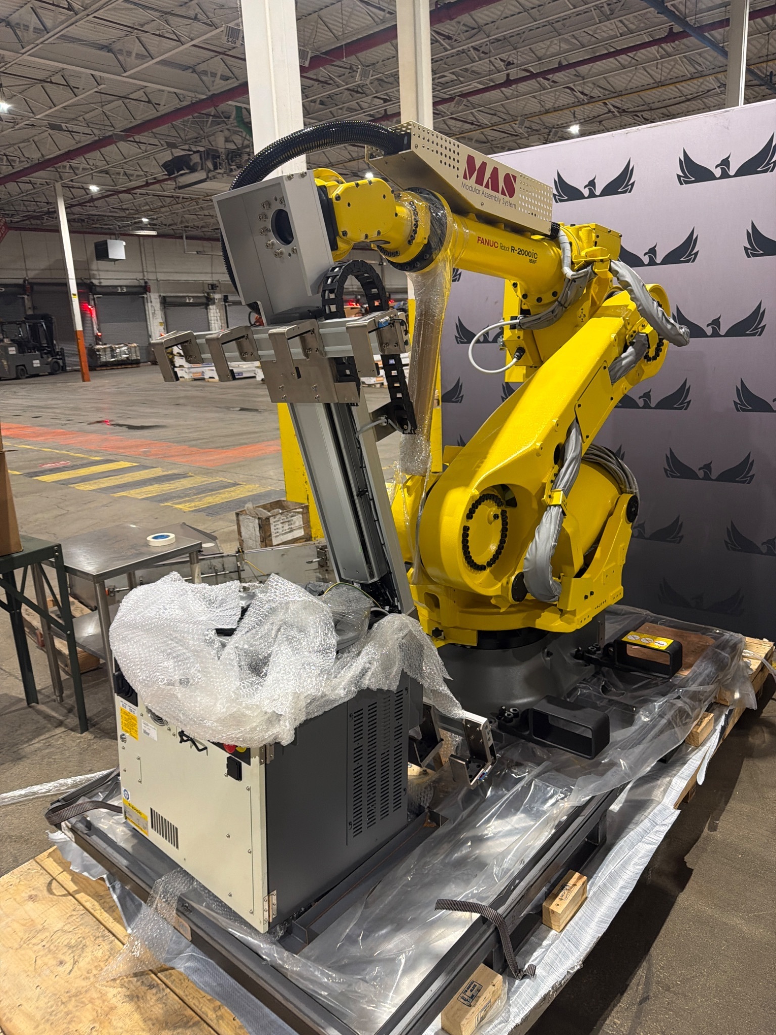 FANUC R‑2000iC/165F Complete with R‑30iB Plus Controller USED 3