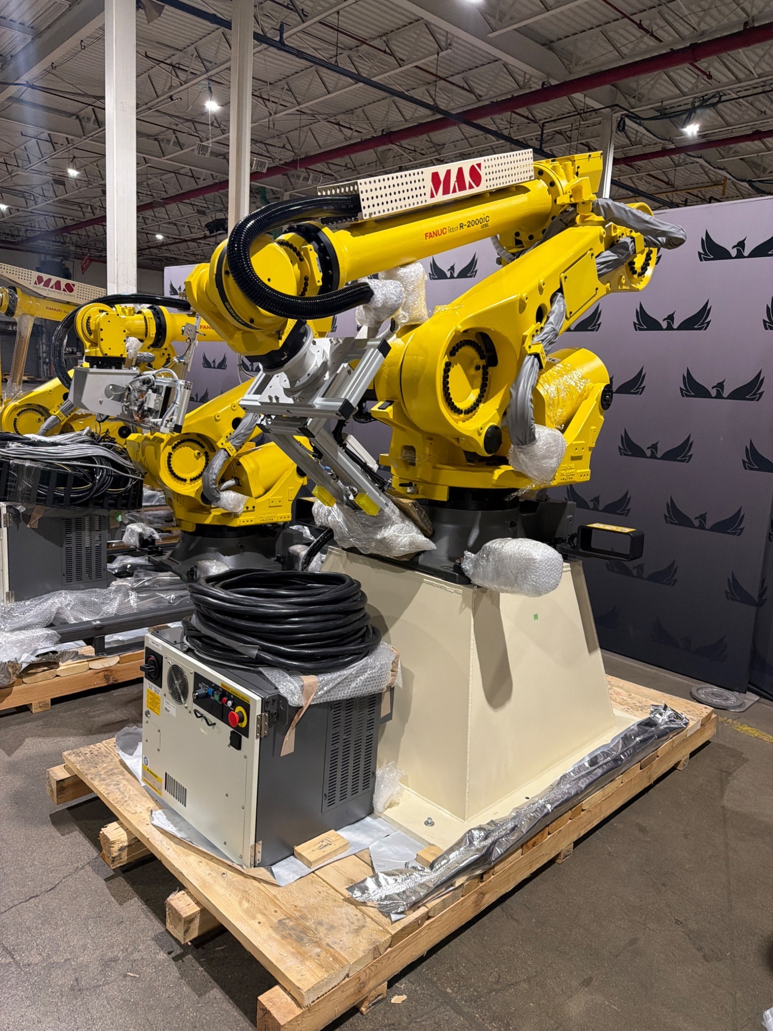 FANUC R‑2000iC/125L Complete with R‑30iB Plus Controller USED 3