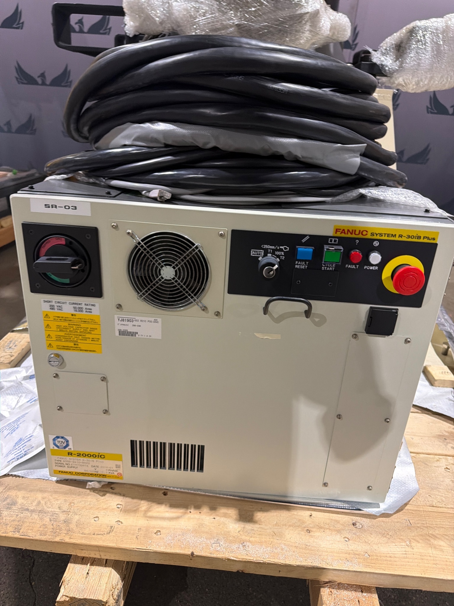FANUC R‑2000iC/125L Complete with R‑30iB Plus Controller USED 10