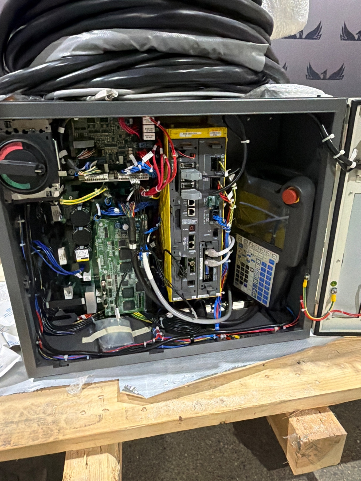 FANUC R‑2000iC/125L Complete with R‑30iB Plus Controller USED 12