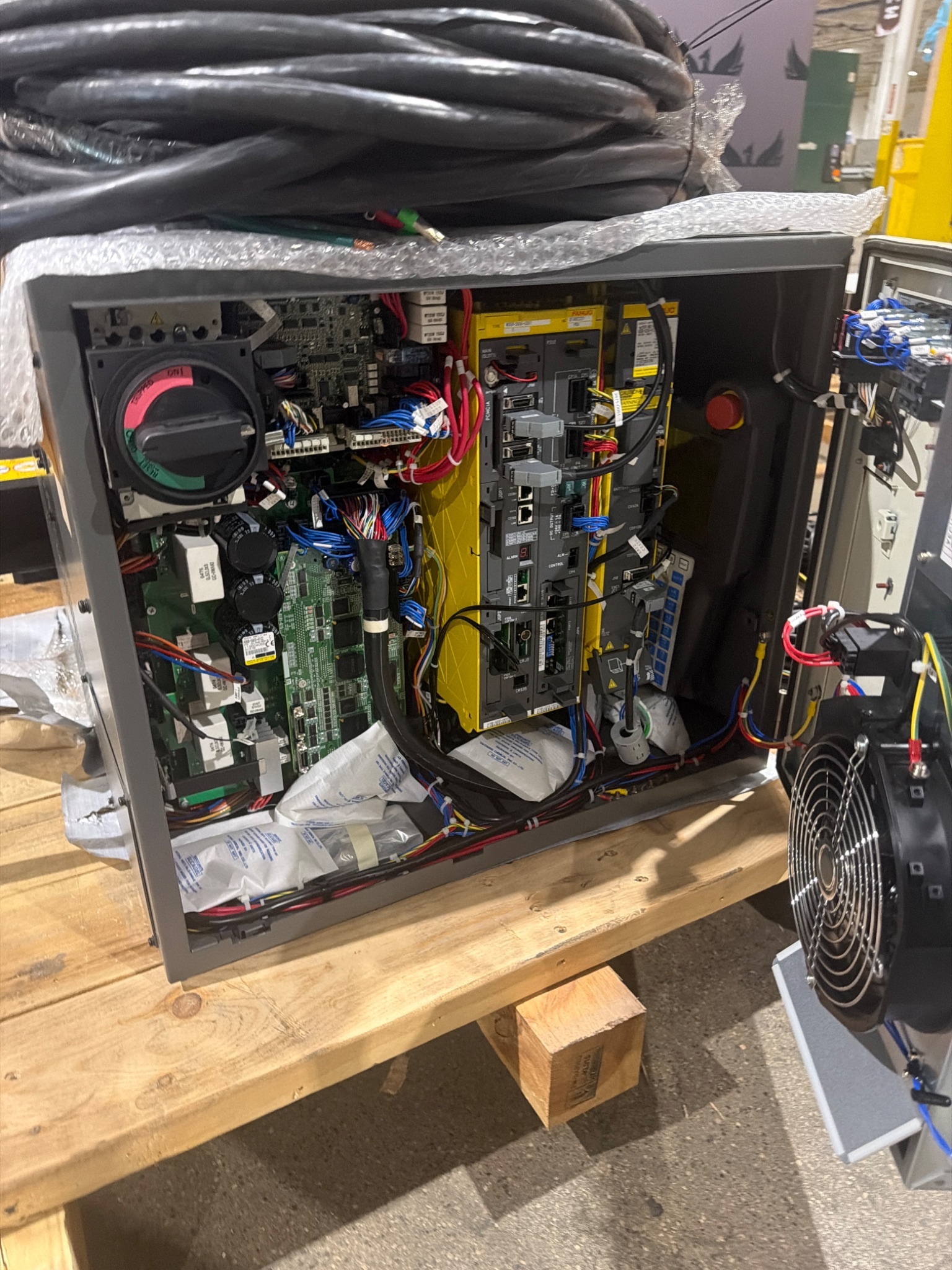 FANUC M‑710iC/70 Complete with R‑30iB Plus Controller USED 10