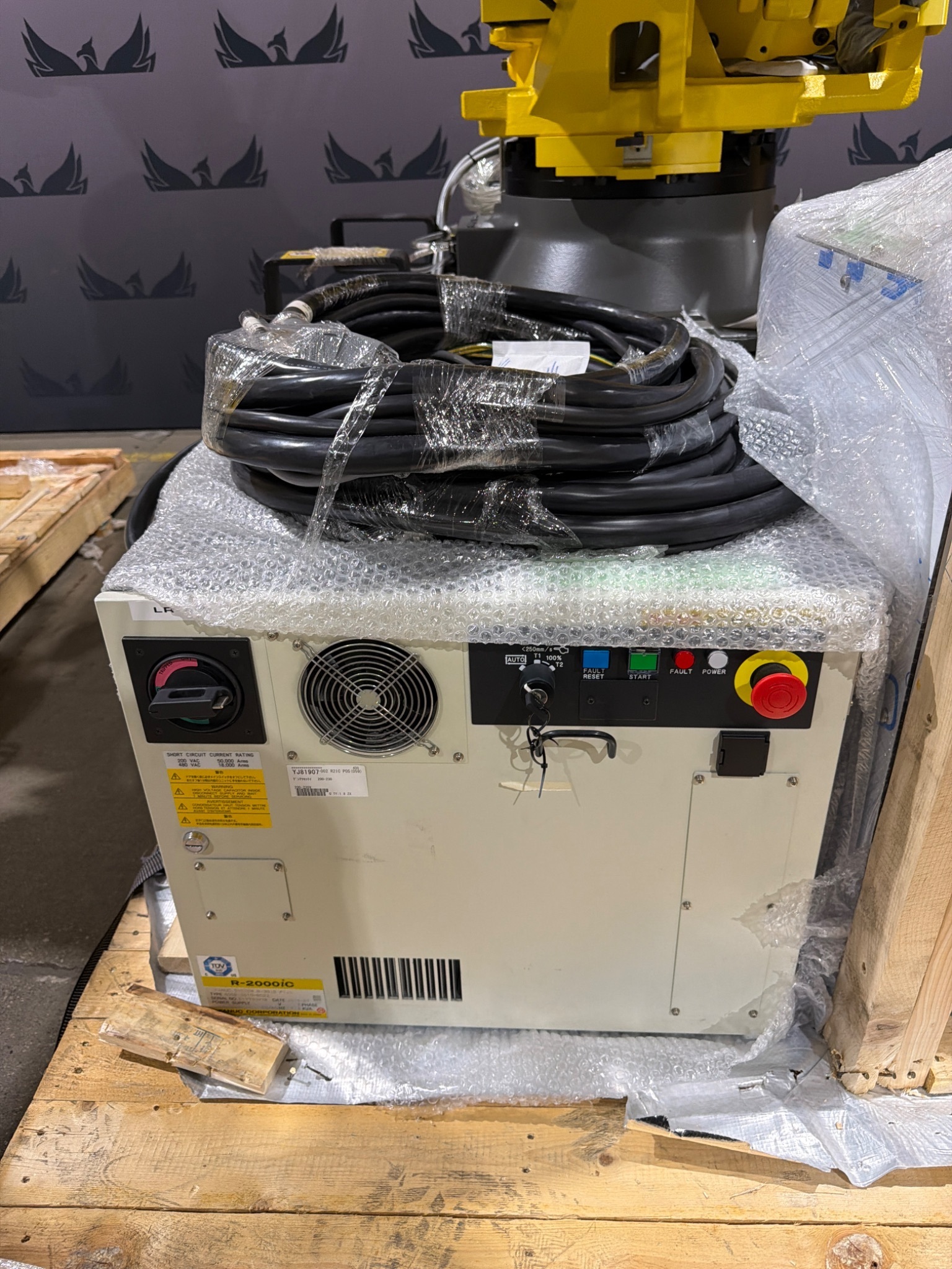 FANUC R‑2000iC/165F Complete with R‑30iB Plus Controller USED 8