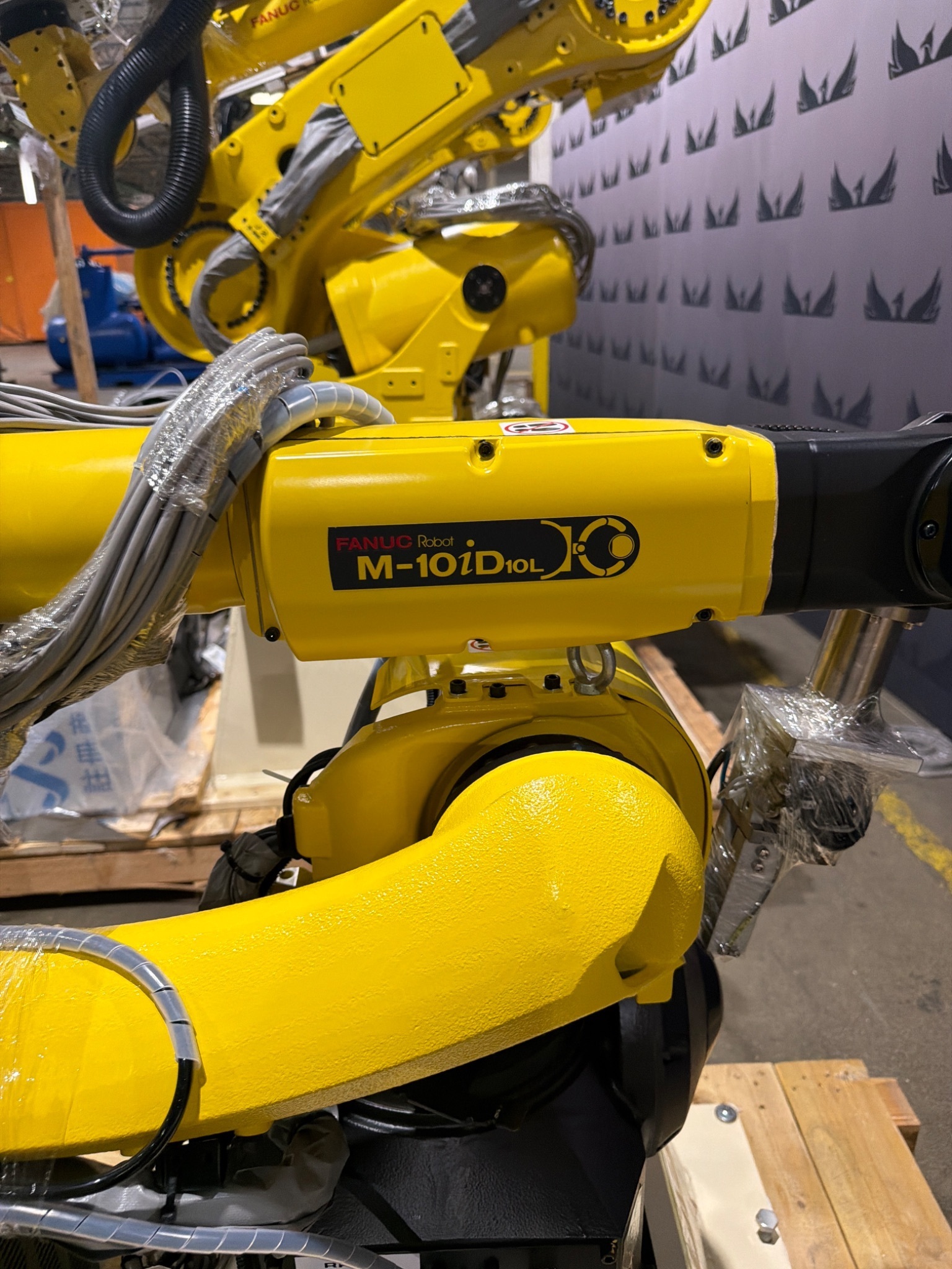 FANUC M‑10iD/10L Complete with R‑30iB Plus Controller USED 5