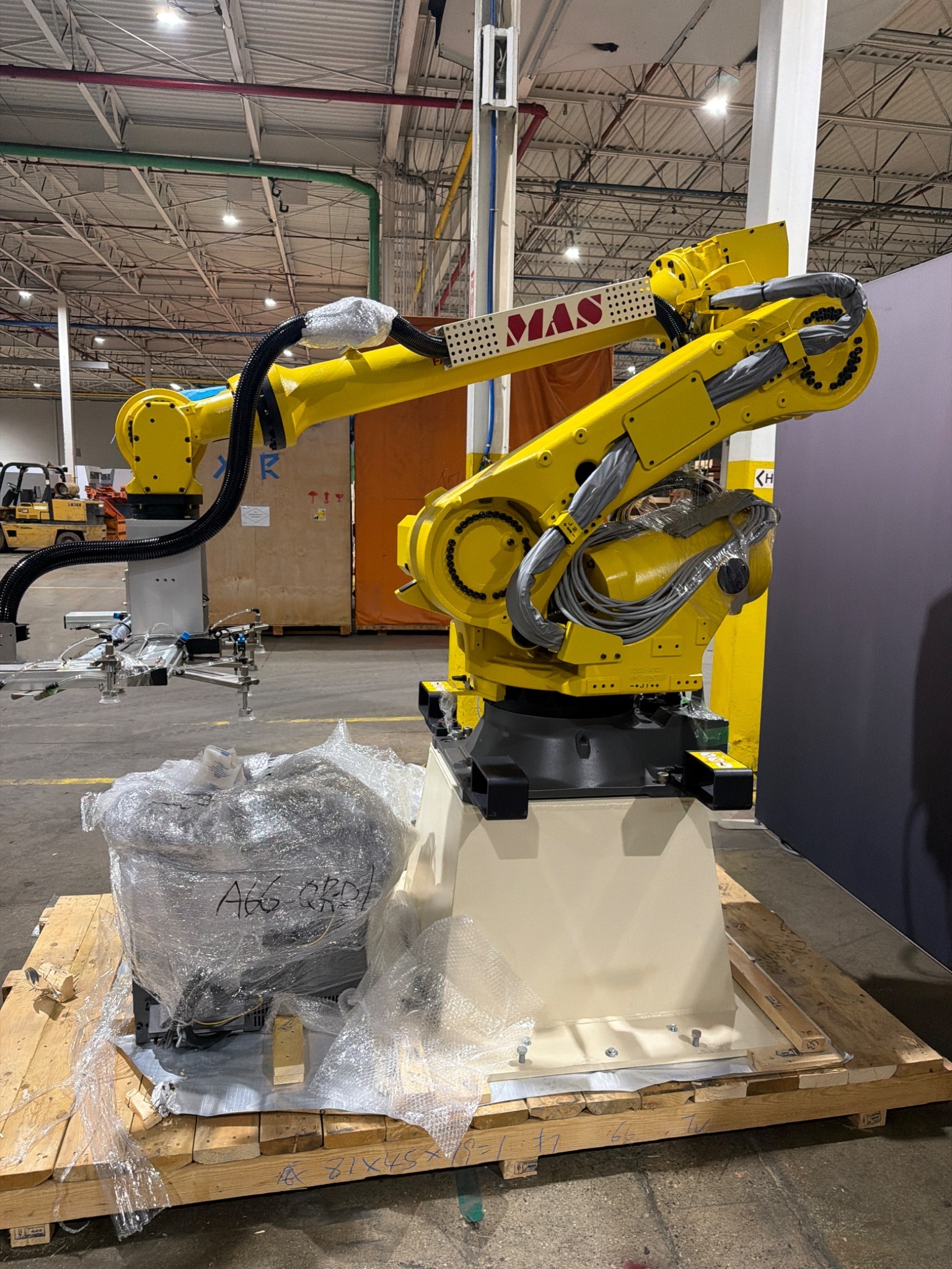 FANUC R‑2000iC/125L Complete with R‑30iB Plus Controller USED 3