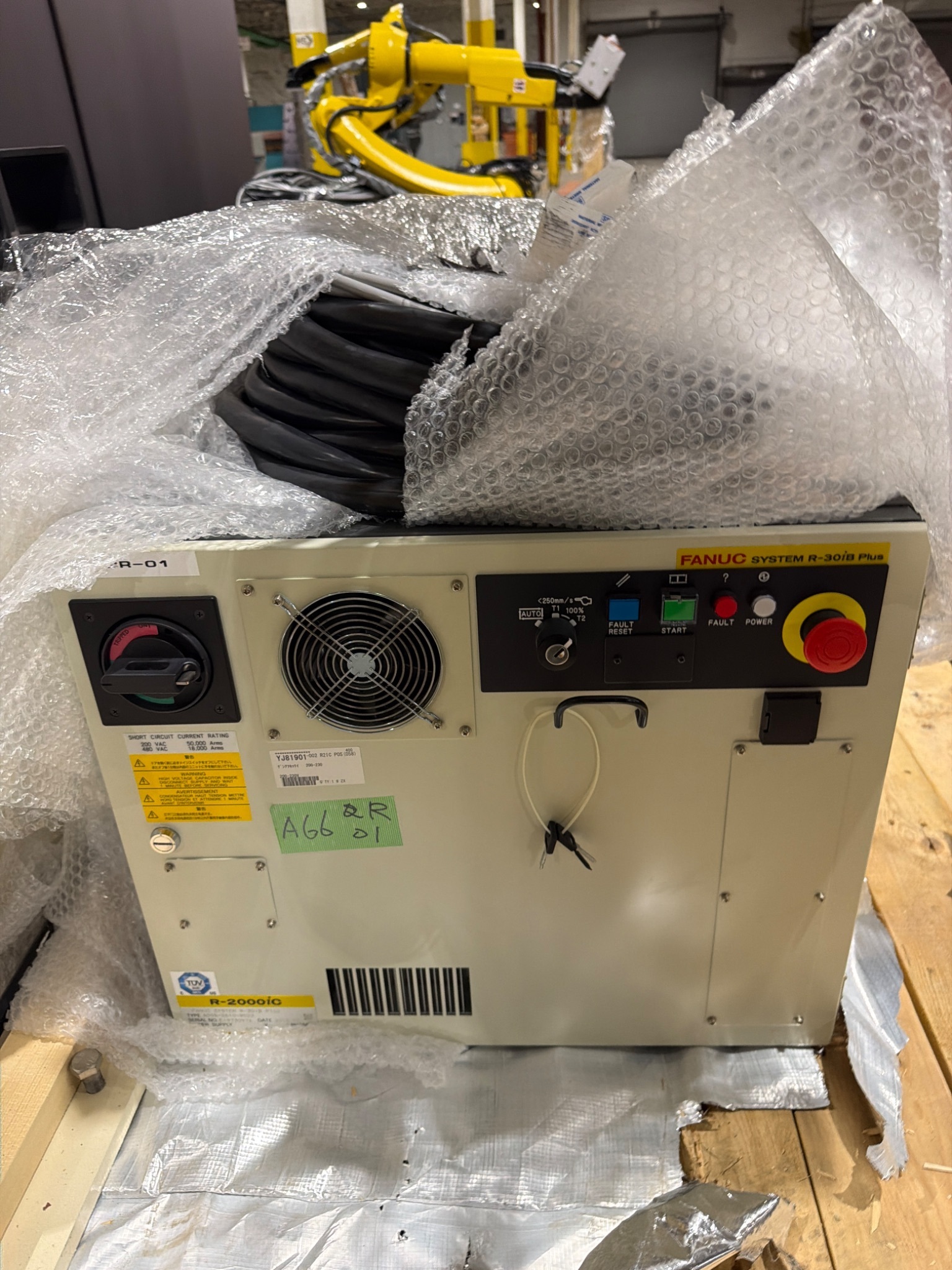 FANUC R‑2000iC/125L Complete with R‑30iB Plus Controller USED 9