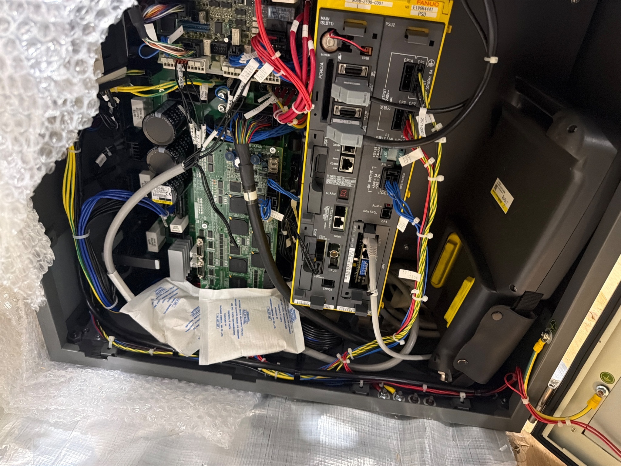 FANUC R‑2000iC/125L Complete with R‑30iB Plus Controller USED 11