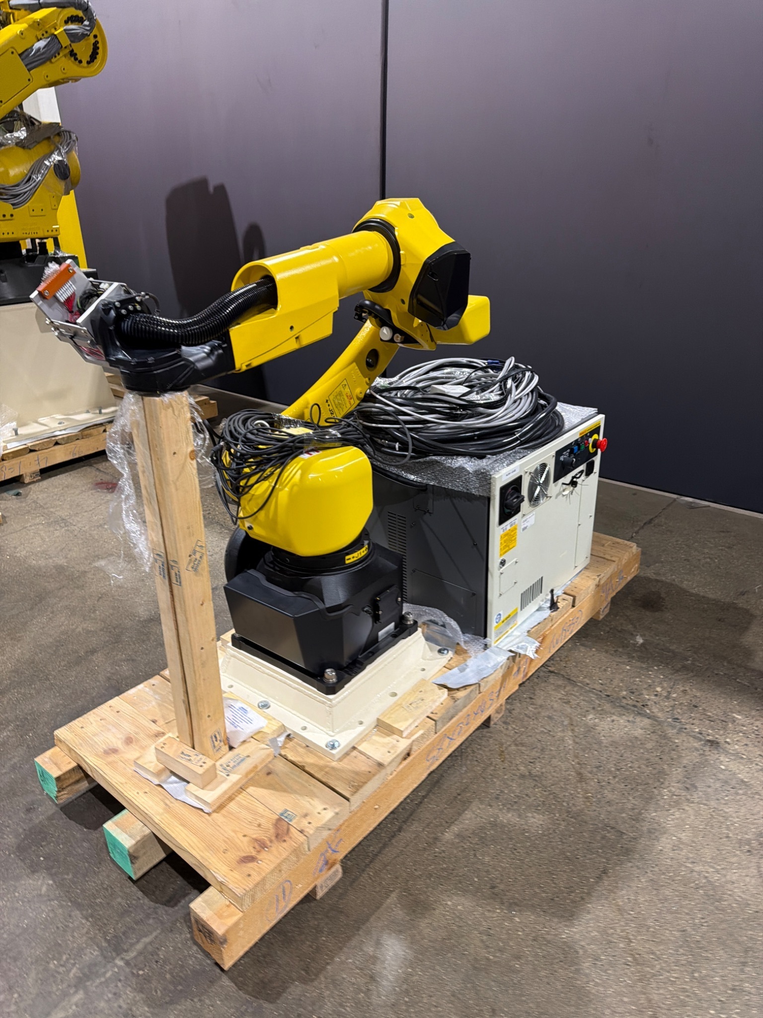 FANUC M‑10iD/10L Complete with R‑30iB Plus Controller USED 3