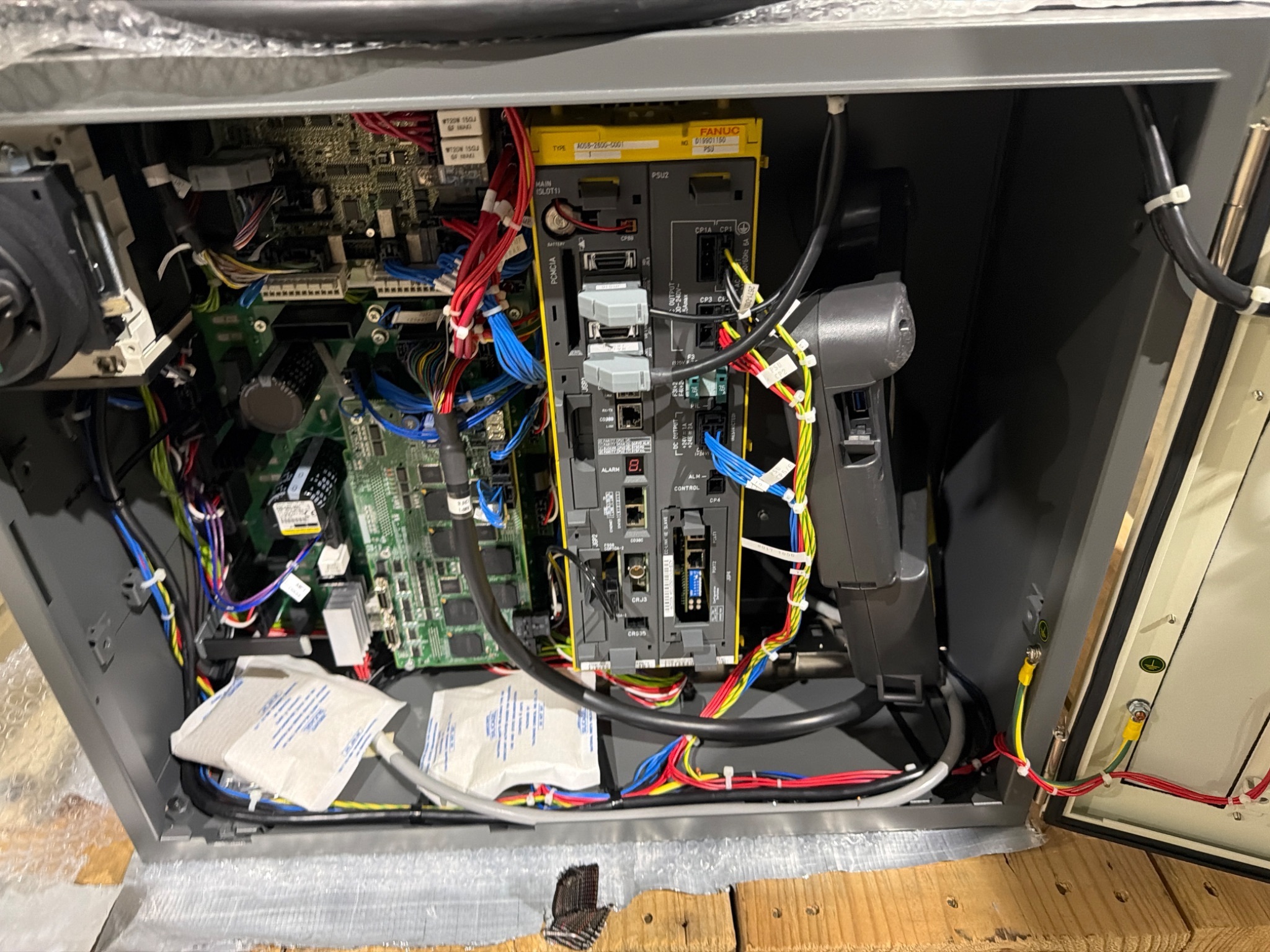 FANUC M‑10iD/10L Complete with R‑30iB Plus Controller USED 8