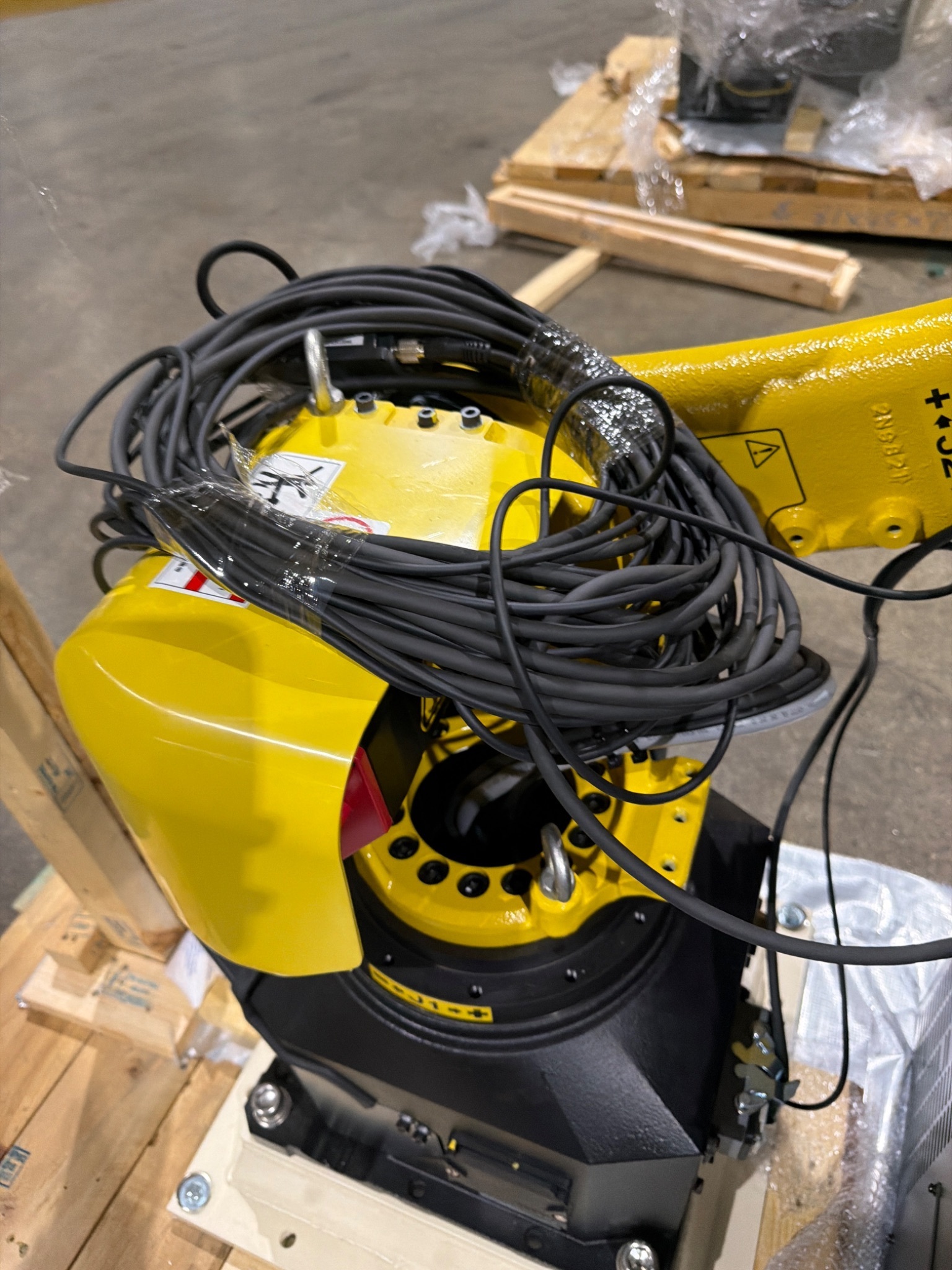 FANUC M‑10iD/10L Complete with R‑30iB Plus Controller USED 11