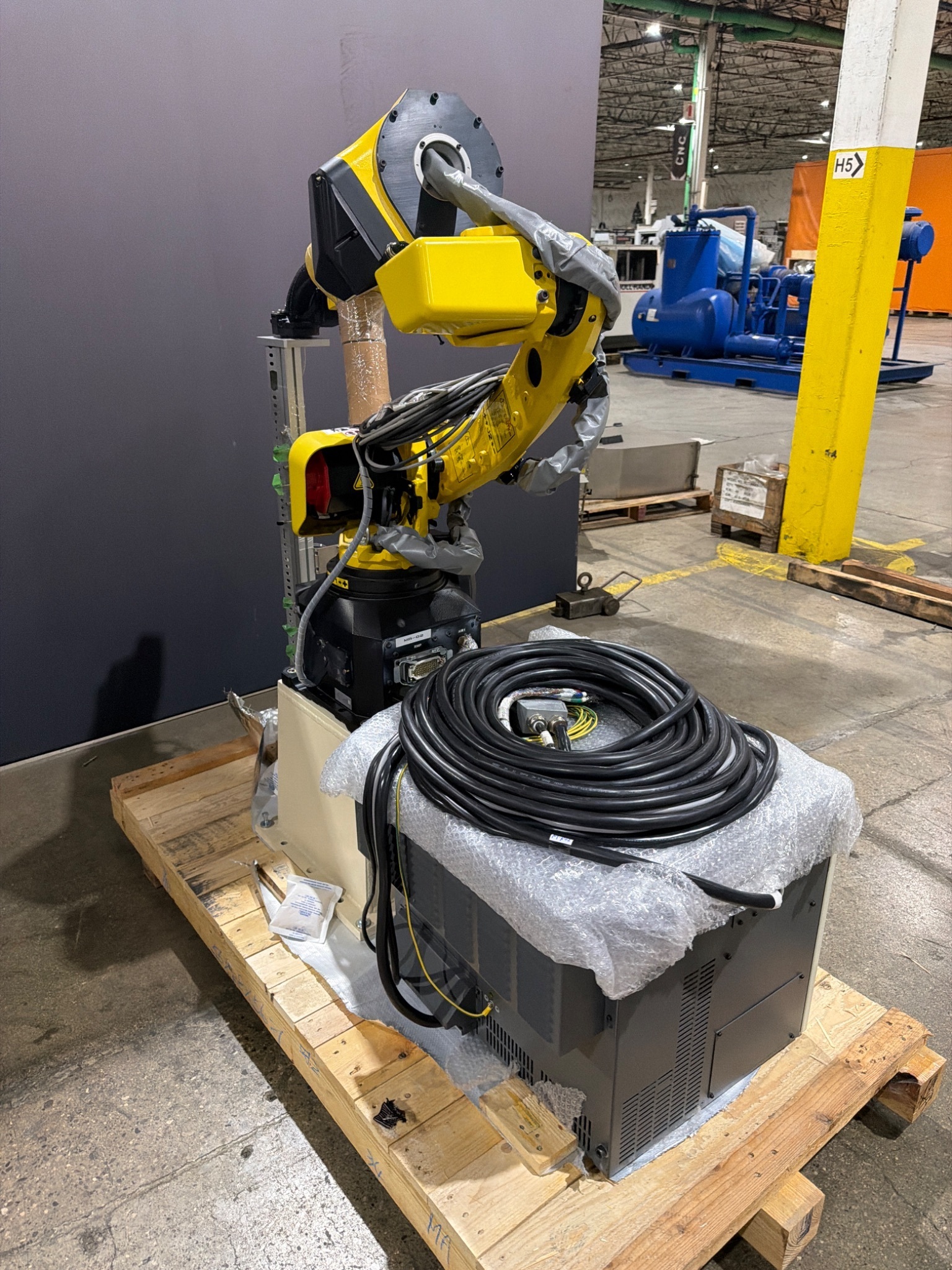 FANUC M‑10iD/10L Complete with R‑30iB Plus Controller USED 1