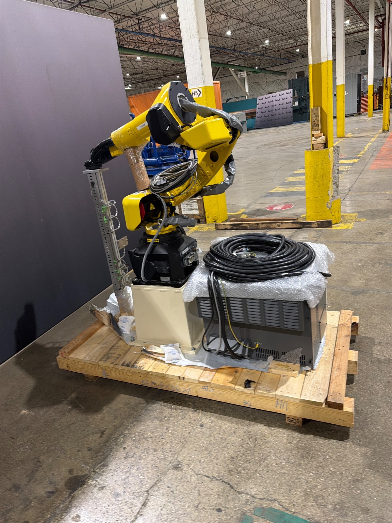 FANUC M‑10iD/10L Complete with R‑30iB Plus Controller USED 2