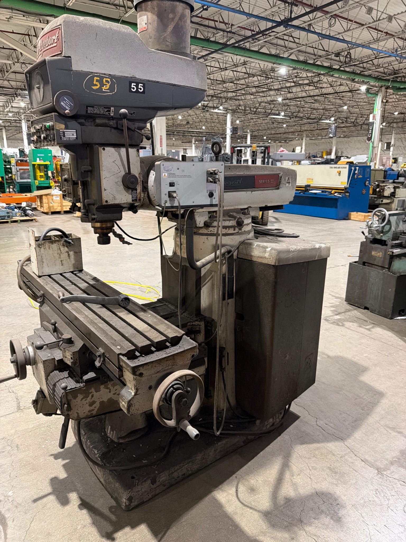 BRIDGEPORT SERIES II Vertical Milling Machine with Digital Readout USED 2