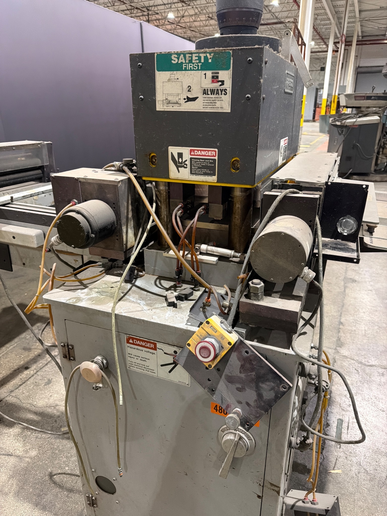 PRECCO 1220‑L 40 Ton Press USED - For Parts Only 2